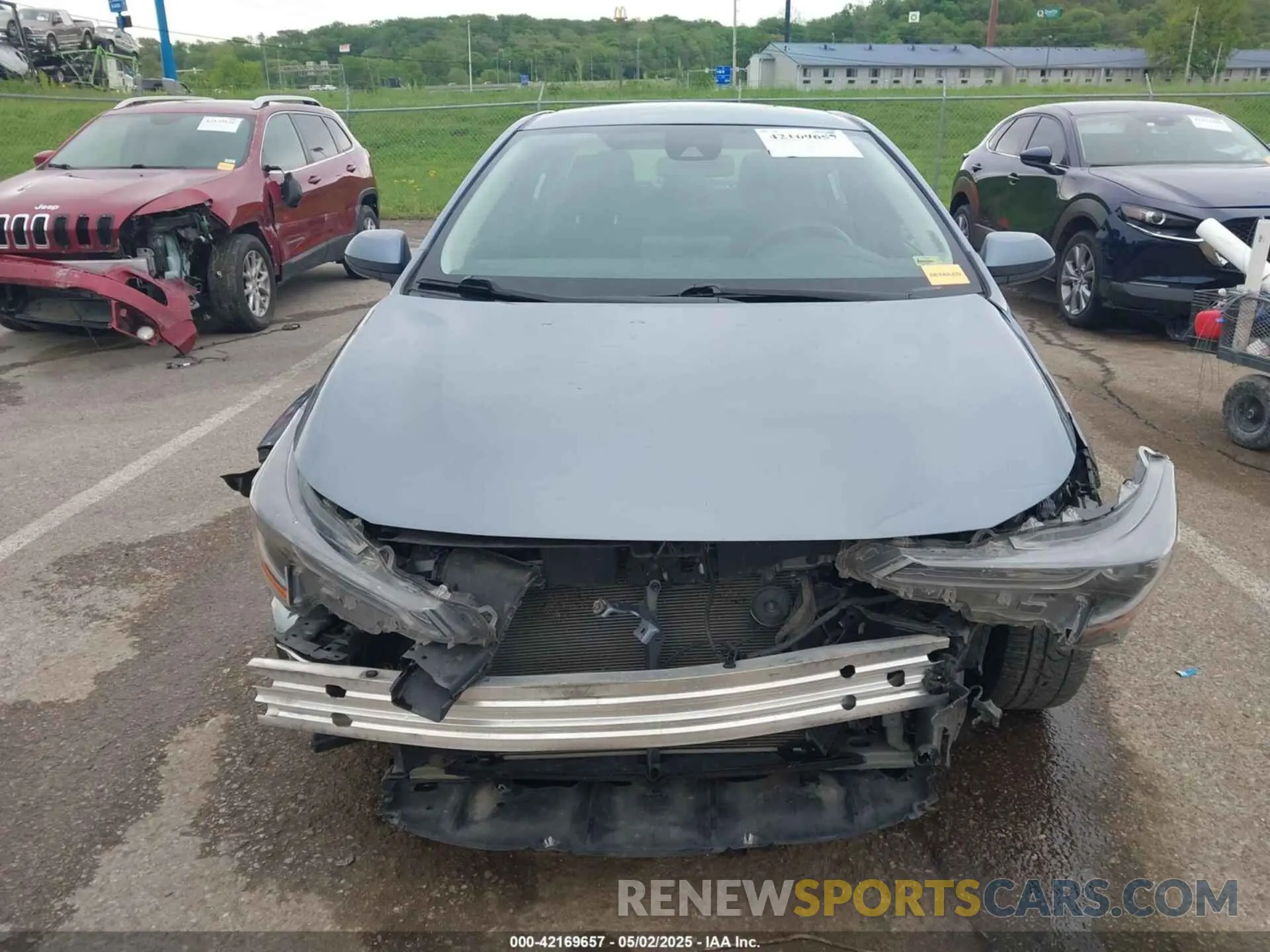 13 Photograph of a damaged car 5YFEPMAE6NP272293 TOYOTA COROLLA 2022