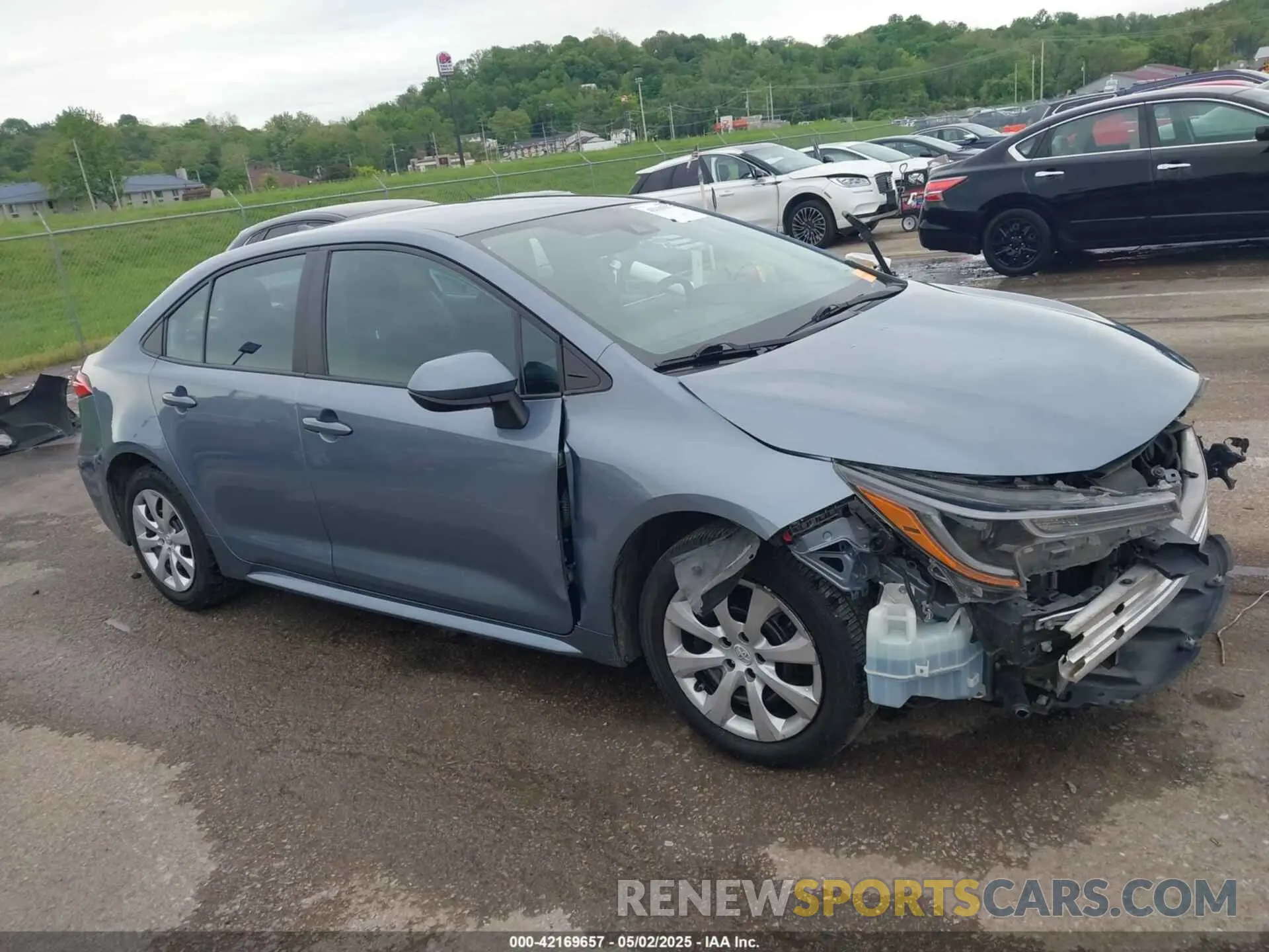 14 Photograph of a damaged car 5YFEPMAE6NP272293 TOYOTA COROLLA 2022