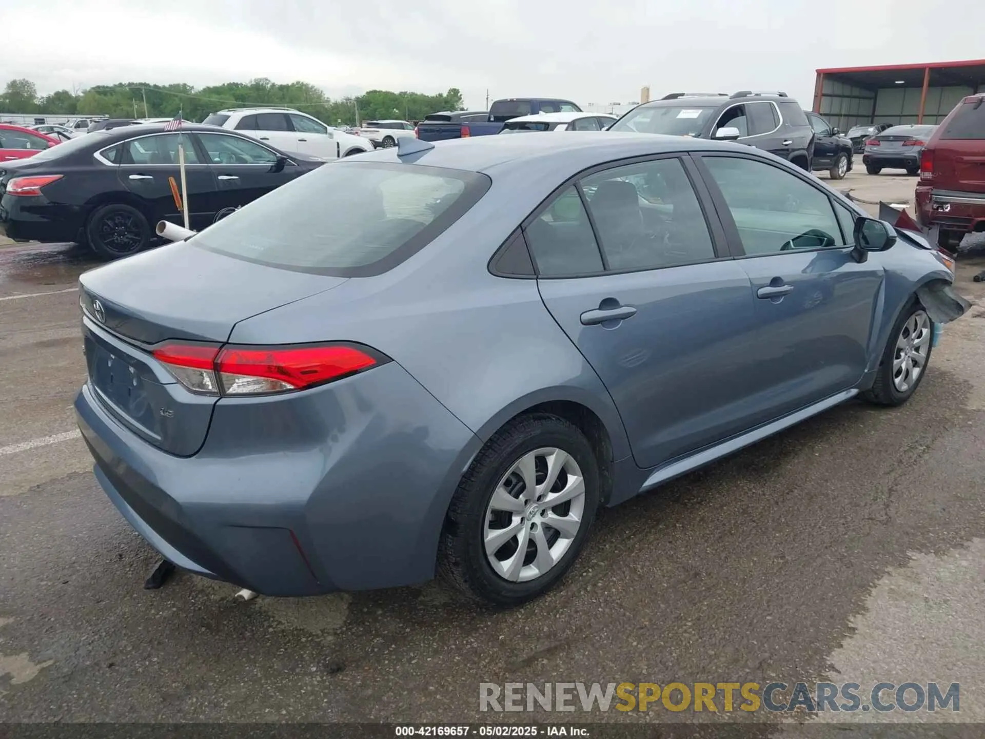 4 Photograph of a damaged car 5YFEPMAE6NP272293 TOYOTA COROLLA 2022