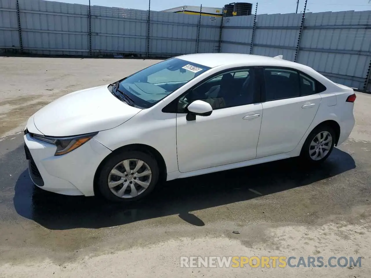 1 Photograph of a damaged car 5YFEPMAE6NP272682 TOYOTA COROLLA 2022