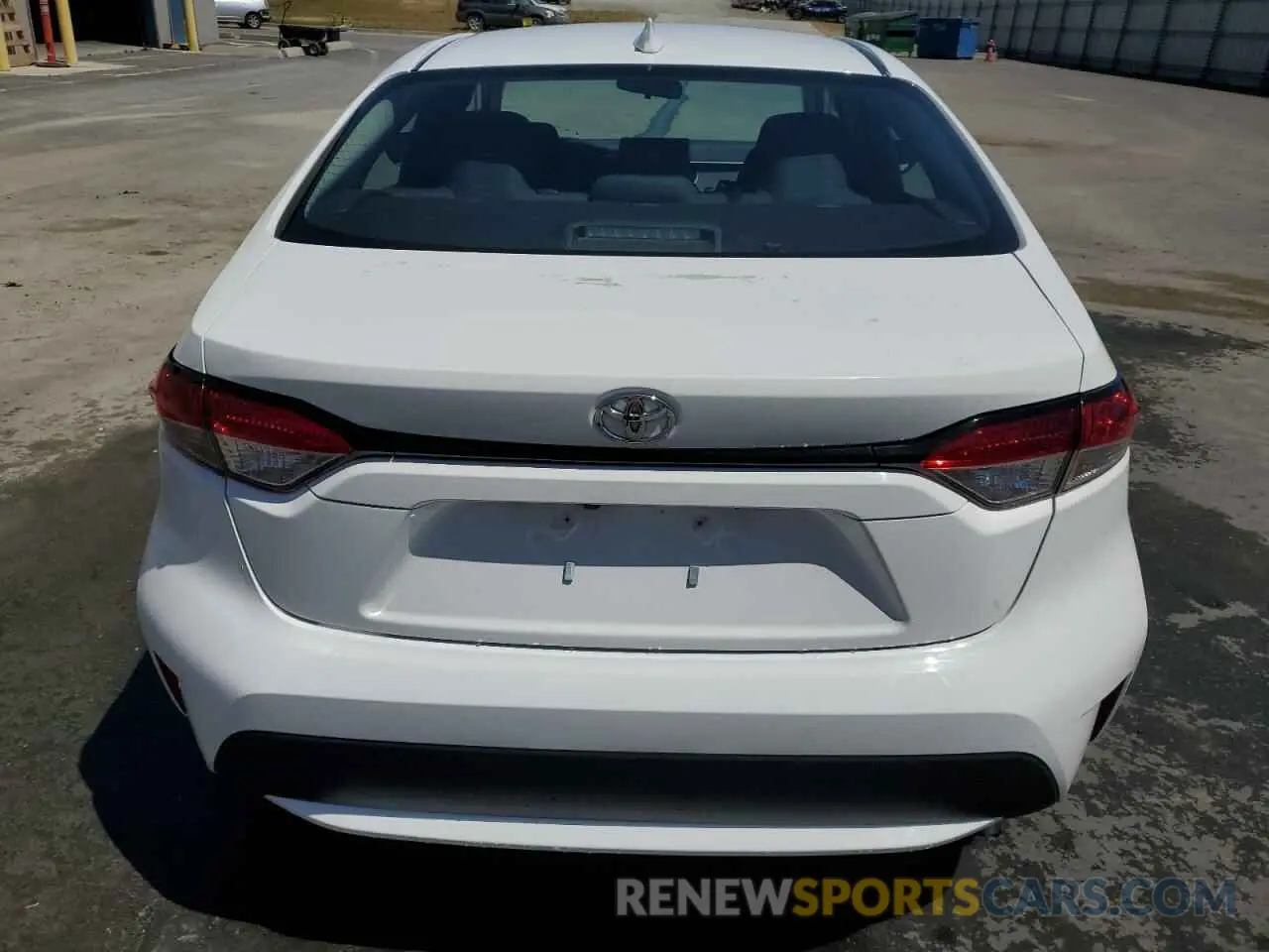 6 Photograph of a damaged car 5YFEPMAE6NP272682 TOYOTA COROLLA 2022