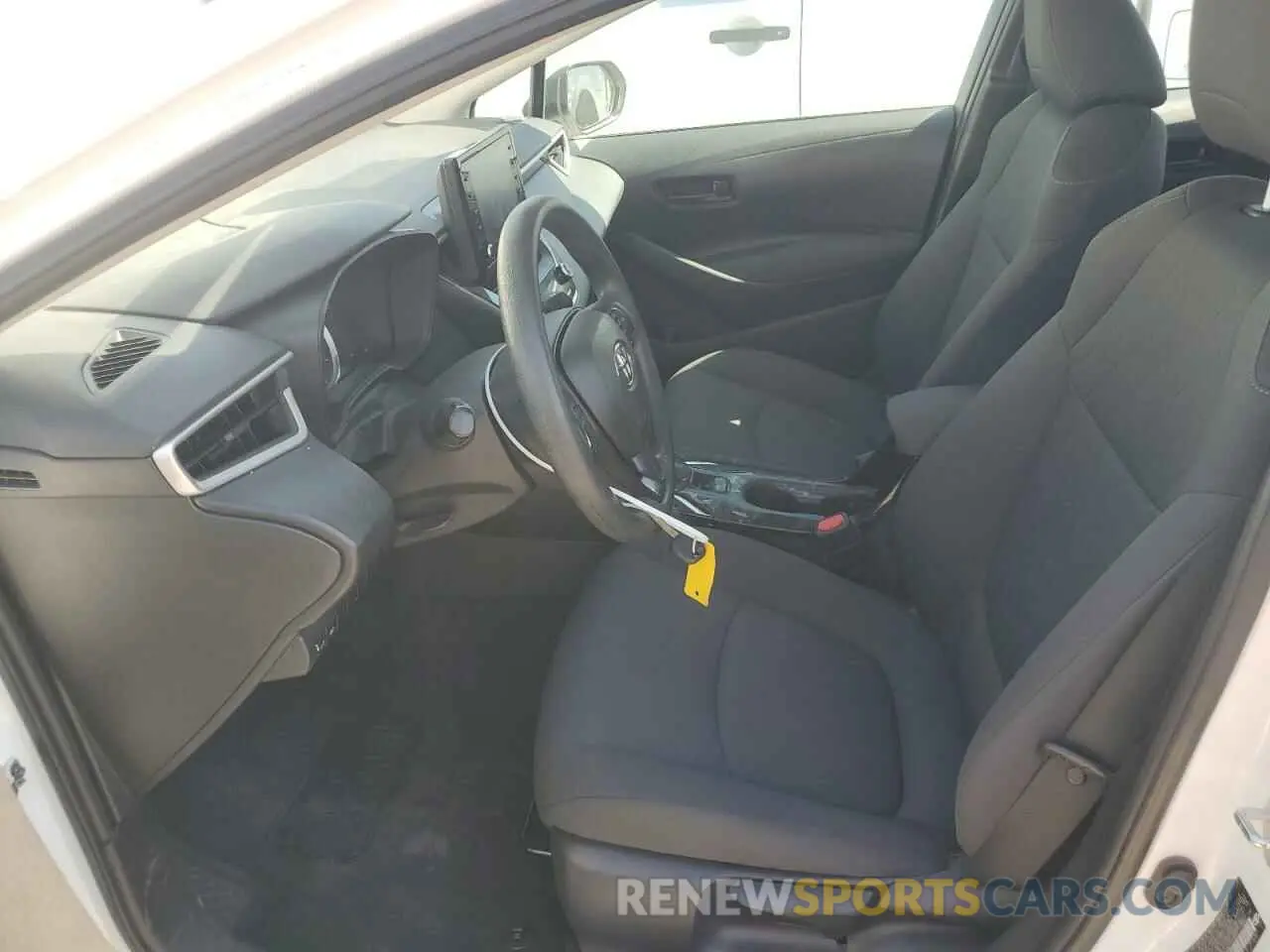 7 Photograph of a damaged car 5YFEPMAE6NP272682 TOYOTA COROLLA 2022