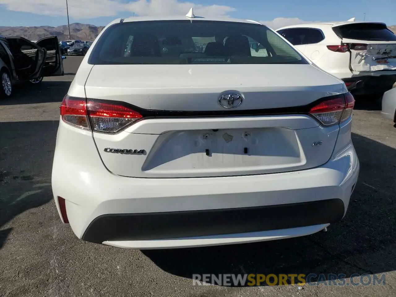 6 Photograph of a damaged car 5YFEPMAE6NP275310 TOYOTA COROLLA 2022