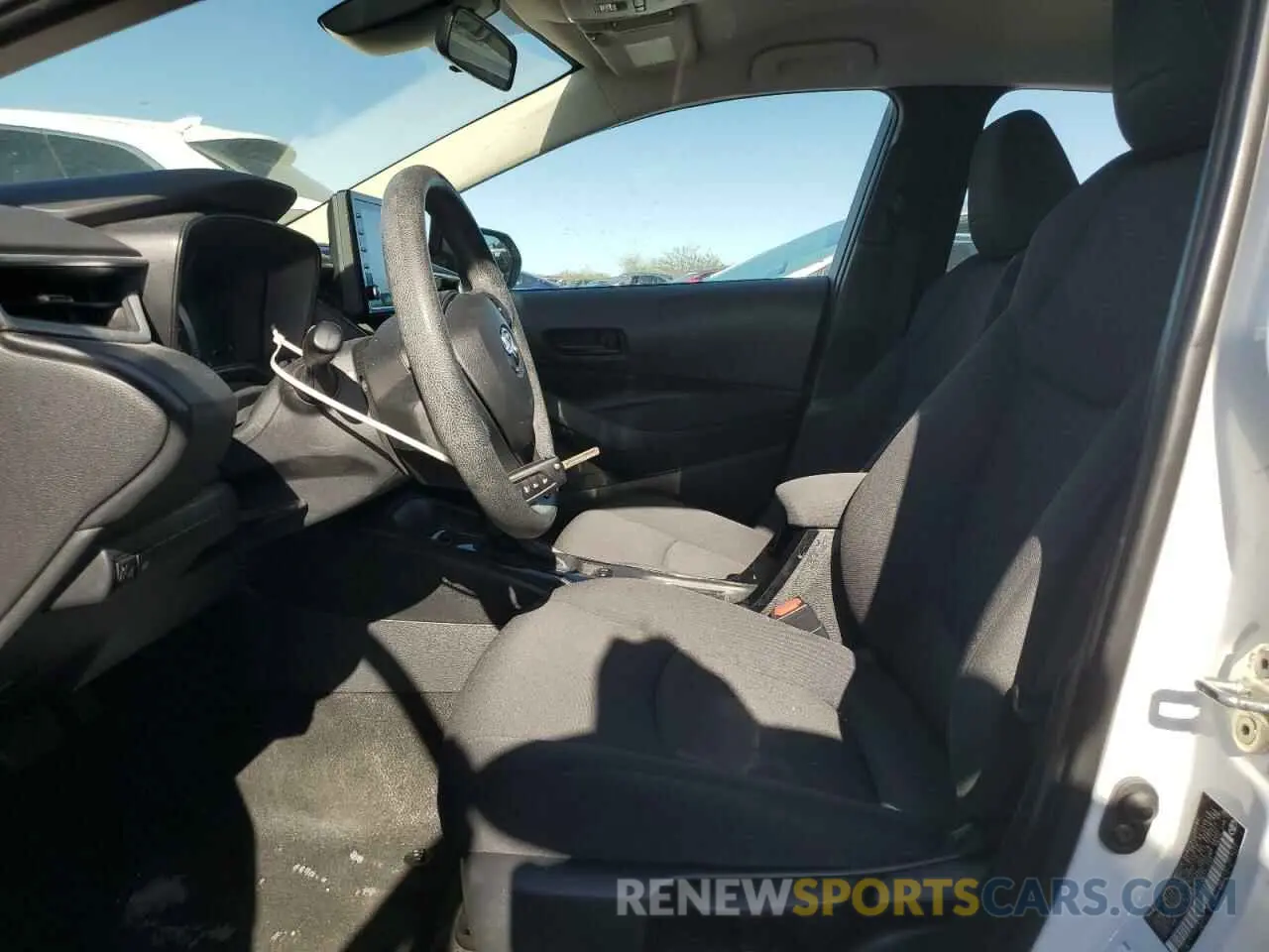 7 Photograph of a damaged car 5YFEPMAE6NP275310 TOYOTA COROLLA 2022