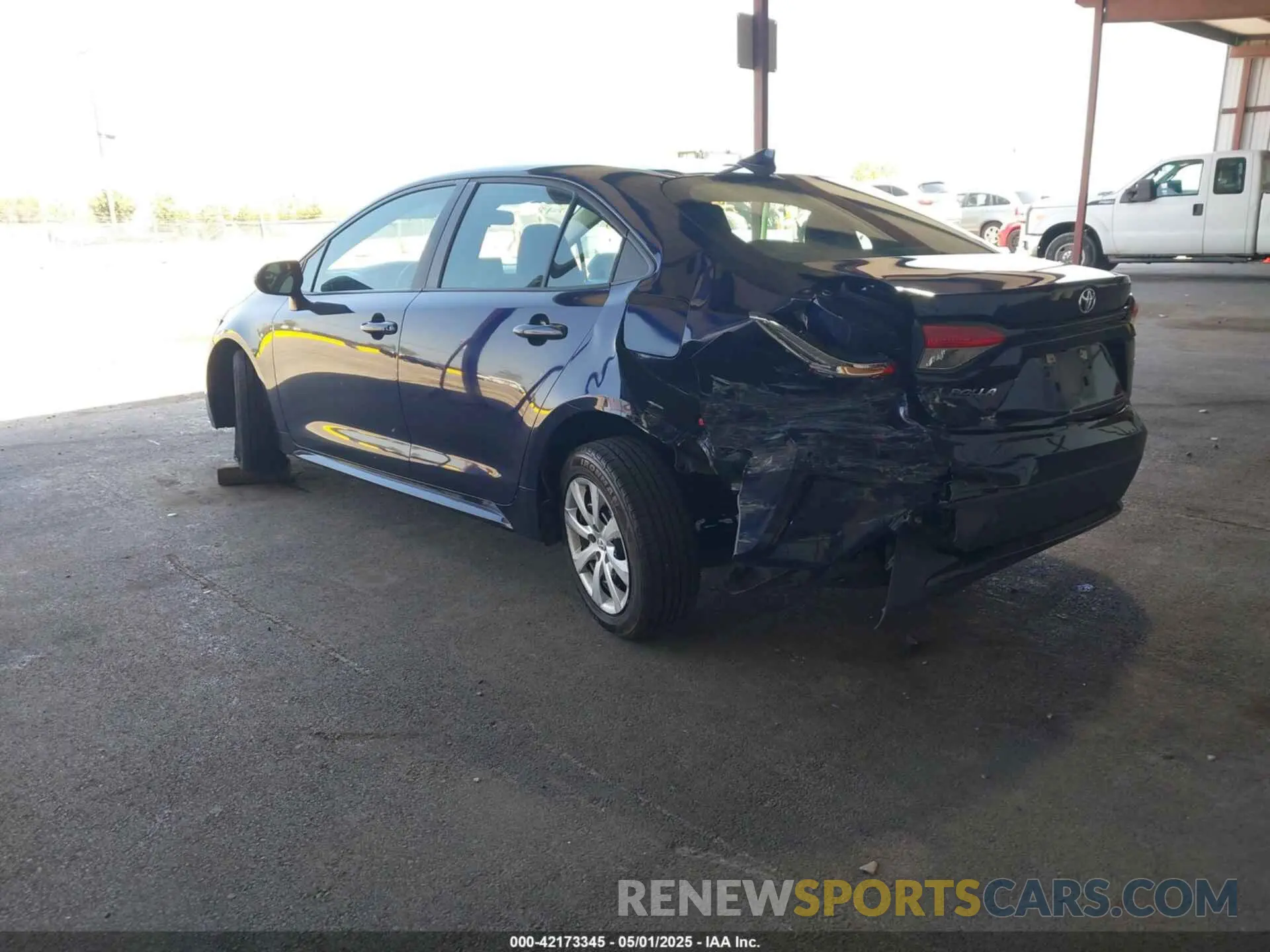 3 Photograph of a damaged car 5YFEPMAE6NP276876 TOYOTA COROLLA 2022