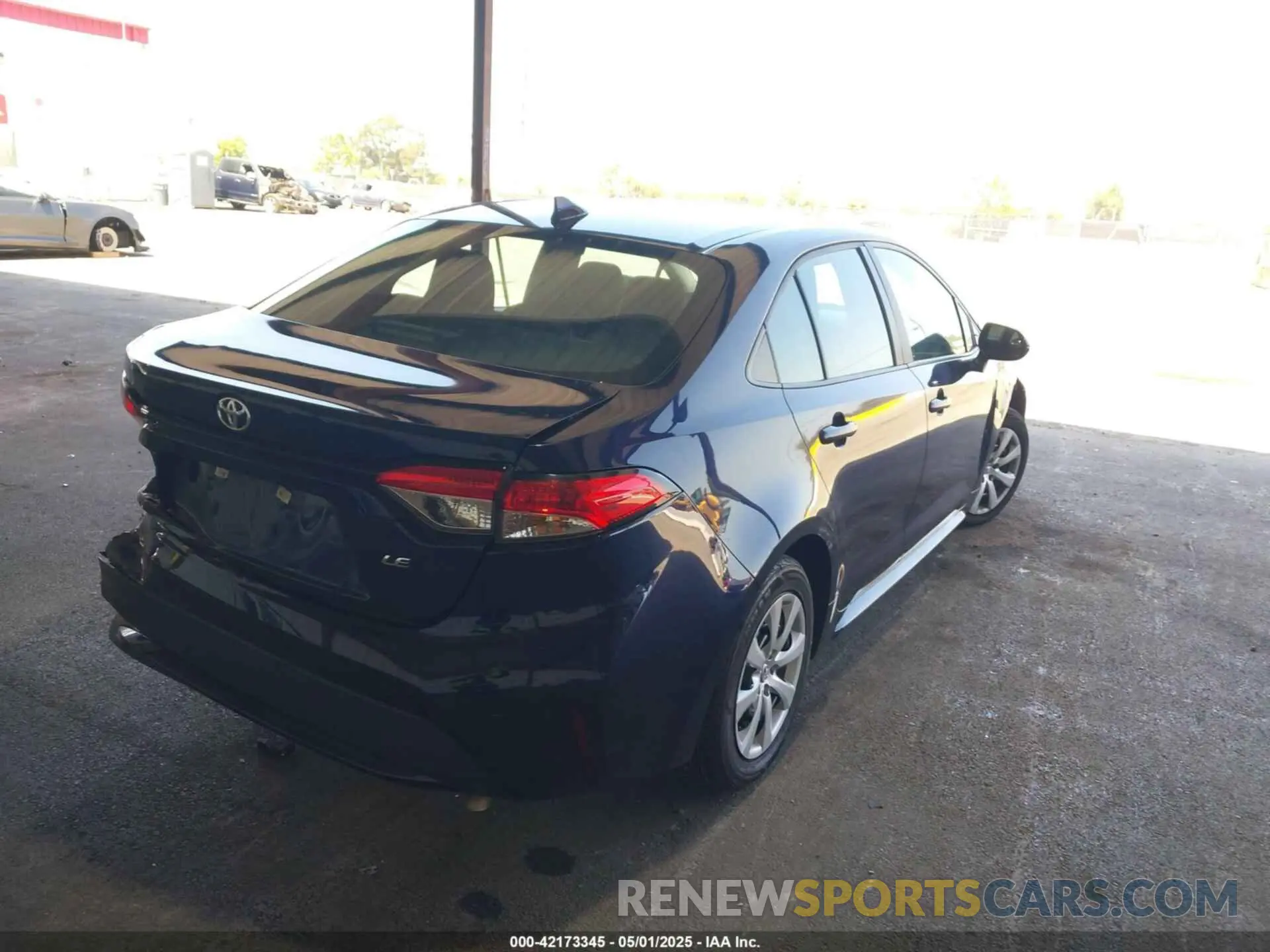 4 Photograph of a damaged car 5YFEPMAE6NP276876 TOYOTA COROLLA 2022
