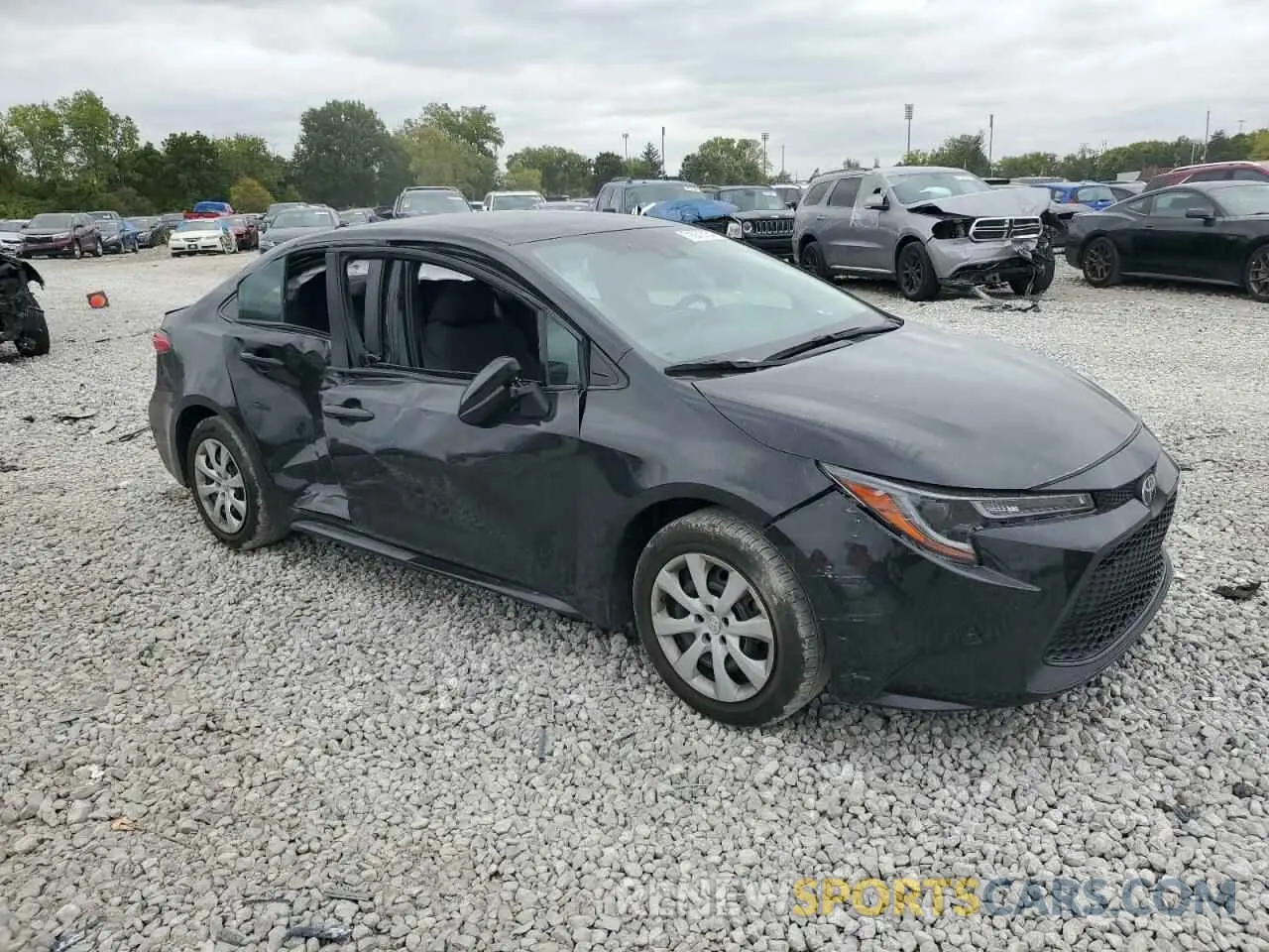4 Photograph of a damaged car 5YFEPMAE6NP278885 TOYOTA COROLLA 2022