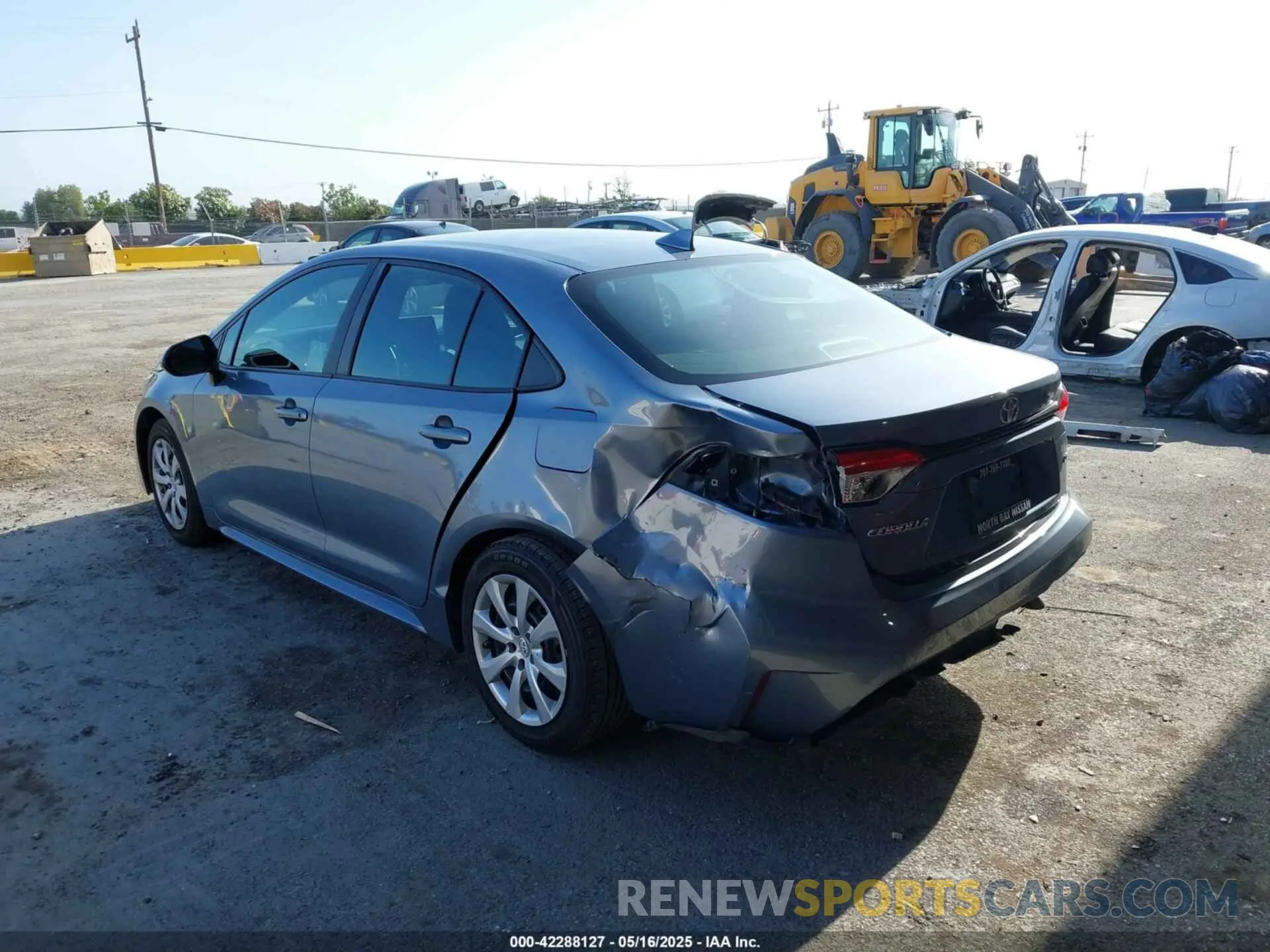 3 Photograph of a damaged car 5YFEPMAE6NP279485 TOYOTA COROLLA 2022