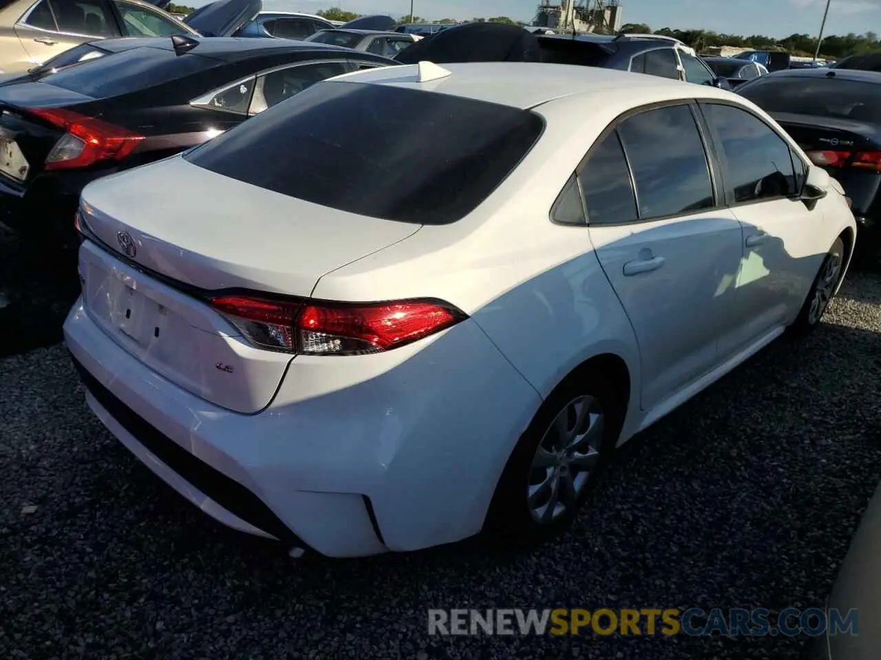 3 Photograph of a damaged car 5YFEPMAE6NP283407 TOYOTA COROLLA 2022