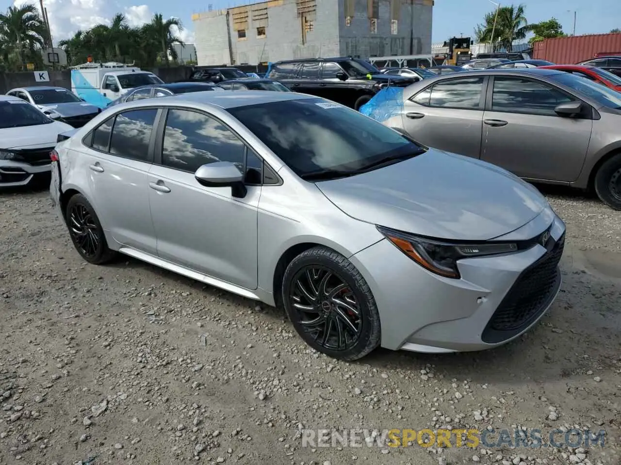4 Photograph of a damaged car 5YFEPMAE6NP289577 TOYOTA COROLLA 2022