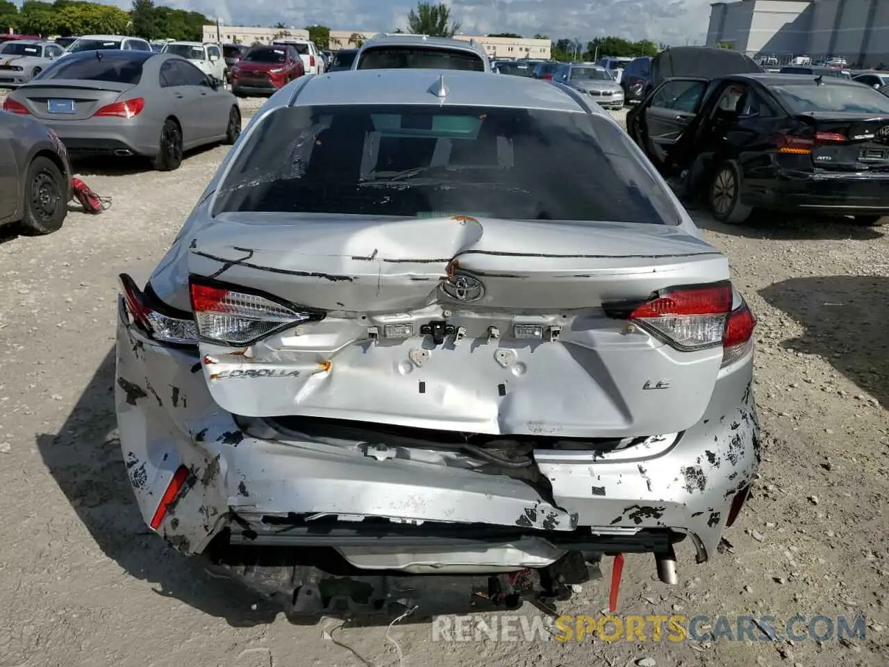 6 Photograph of a damaged car 5YFEPMAE6NP289577 TOYOTA COROLLA 2022