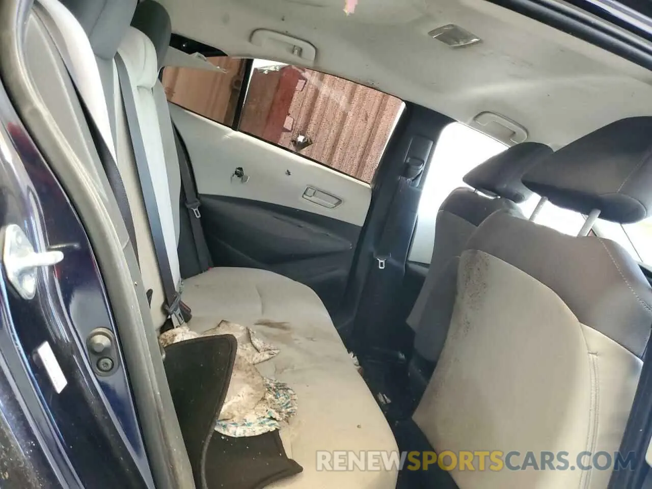 10 Photograph of a damaged car 5YFEPMAE6NP291135 TOYOTA COROLLA 2022