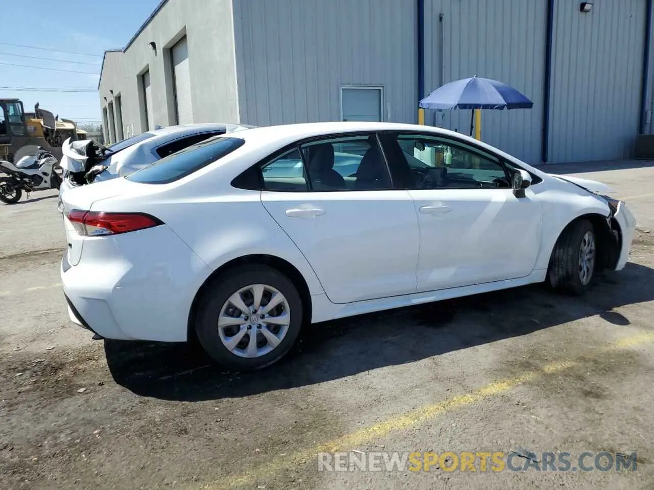 3 Photograph of a damaged car 5YFEPMAE6NP295542 TOYOTA COROLLA 2022