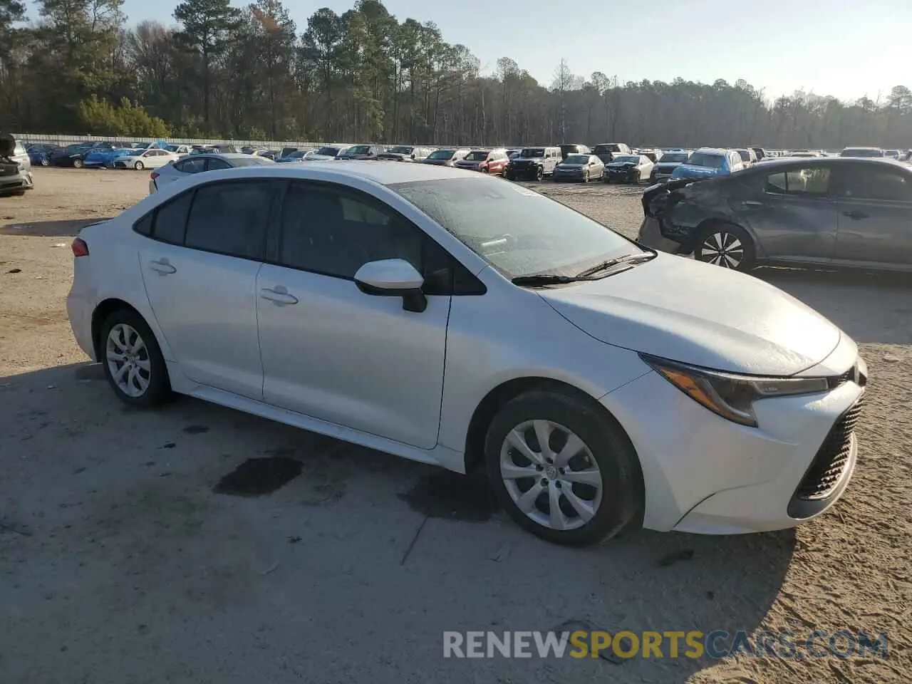 4 Photograph of a damaged car 5YFEPMAE6NP295654 TOYOTA COROLLA 2022
