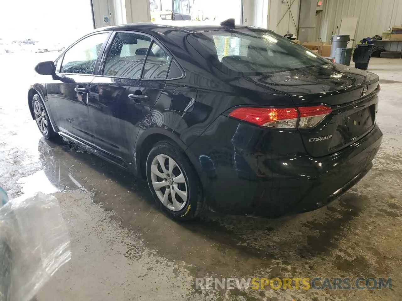 2 Photograph of a damaged car 5YFEPMAE6NP298103 TOYOTA COROLLA 2022