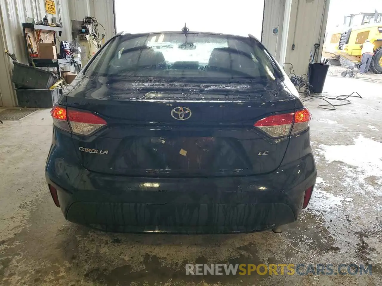 6 Photograph of a damaged car 5YFEPMAE6NP298103 TOYOTA COROLLA 2022