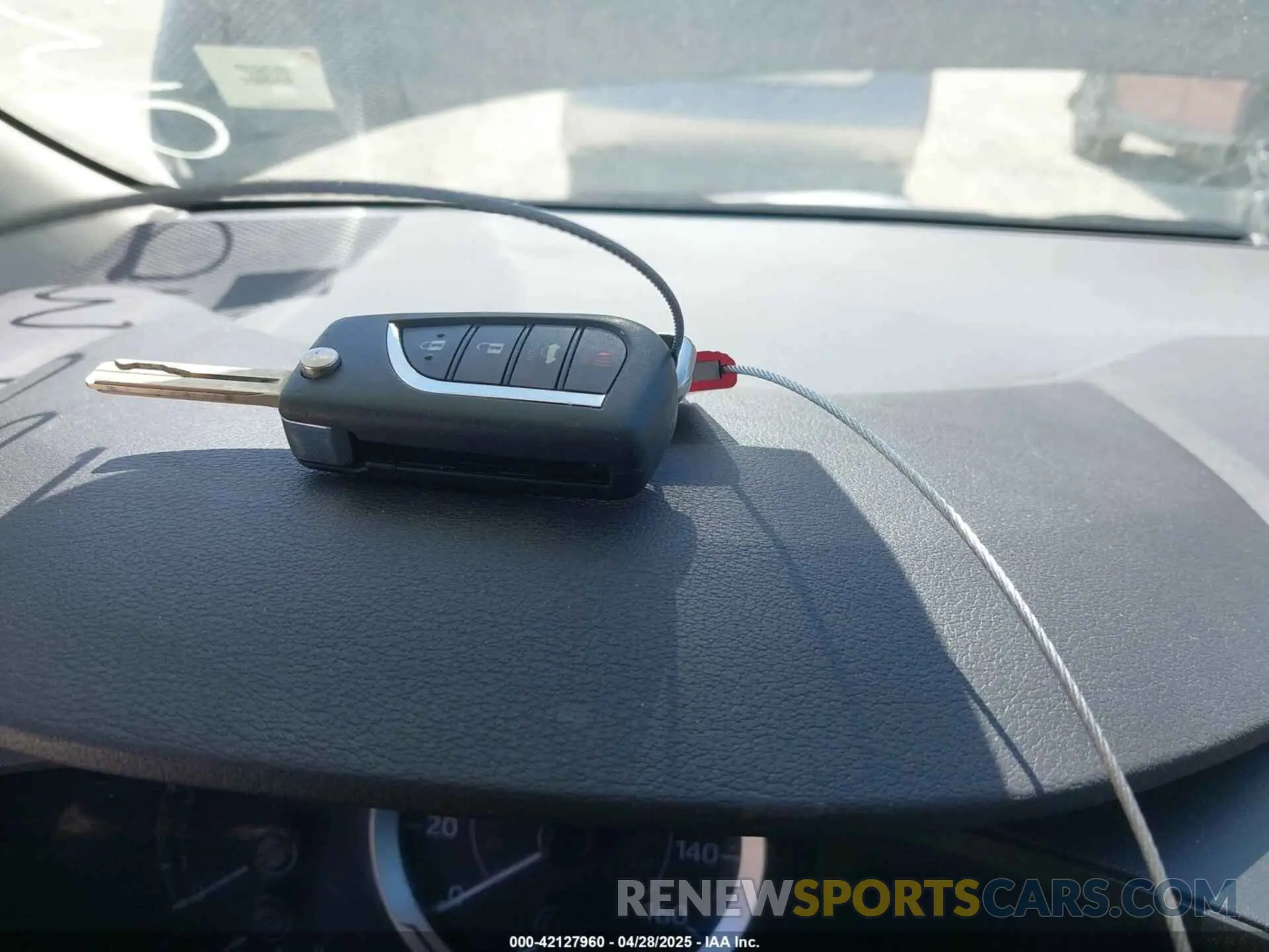 11 Photograph of a damaged car 5YFEPMAE6NP302439 TOYOTA COROLLA 2022