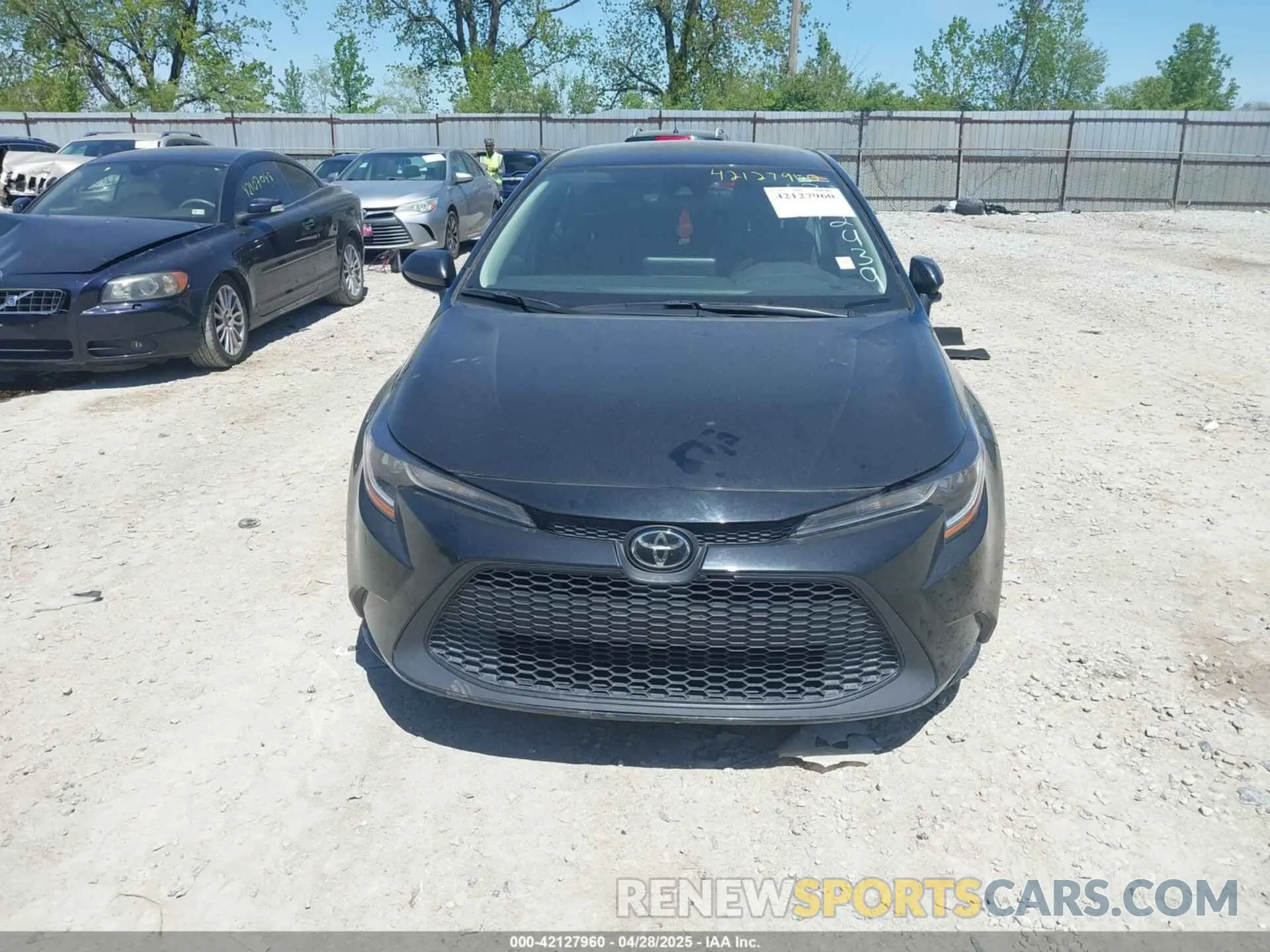 13 Photograph of a damaged car 5YFEPMAE6NP302439 TOYOTA COROLLA 2022