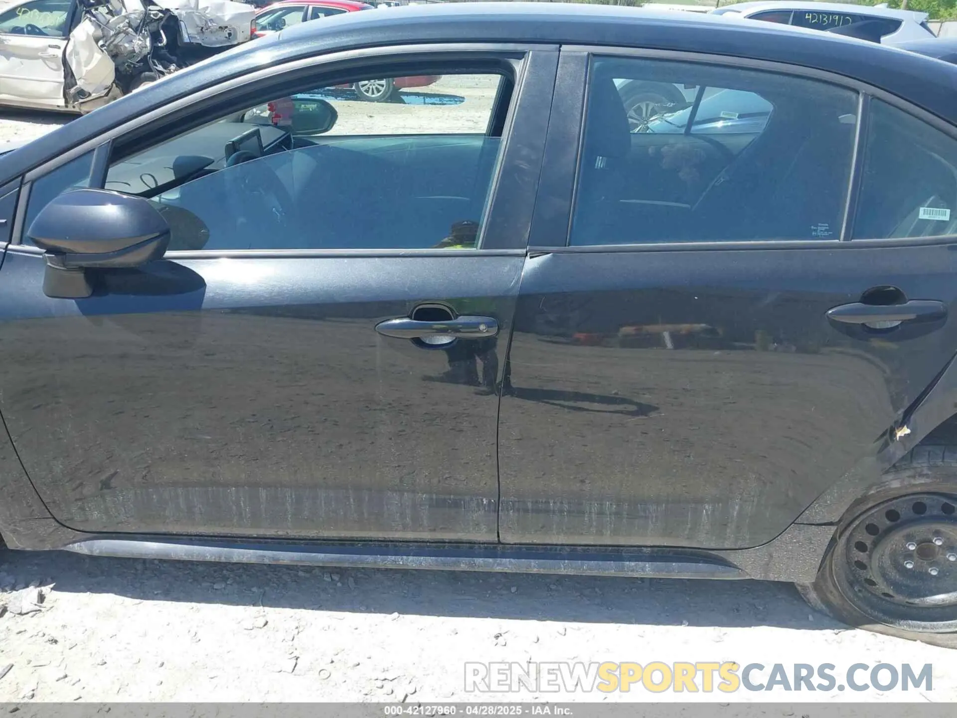 15 Photograph of a damaged car 5YFEPMAE6NP302439 TOYOTA COROLLA 2022