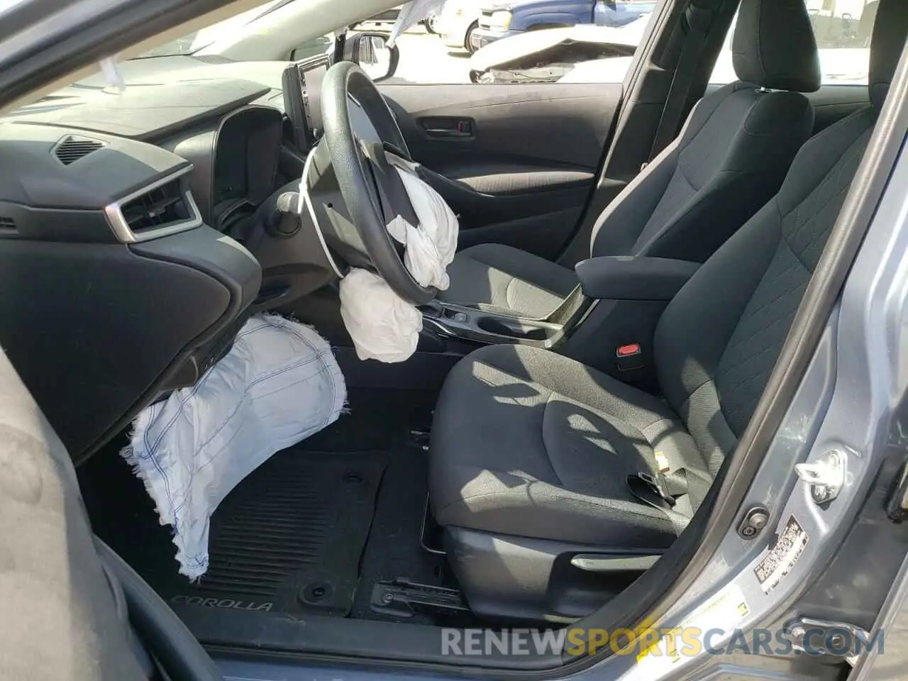 7 Photograph of a damaged car 5YFEPMAE6NP306250 TOYOTA COROLLA 2022