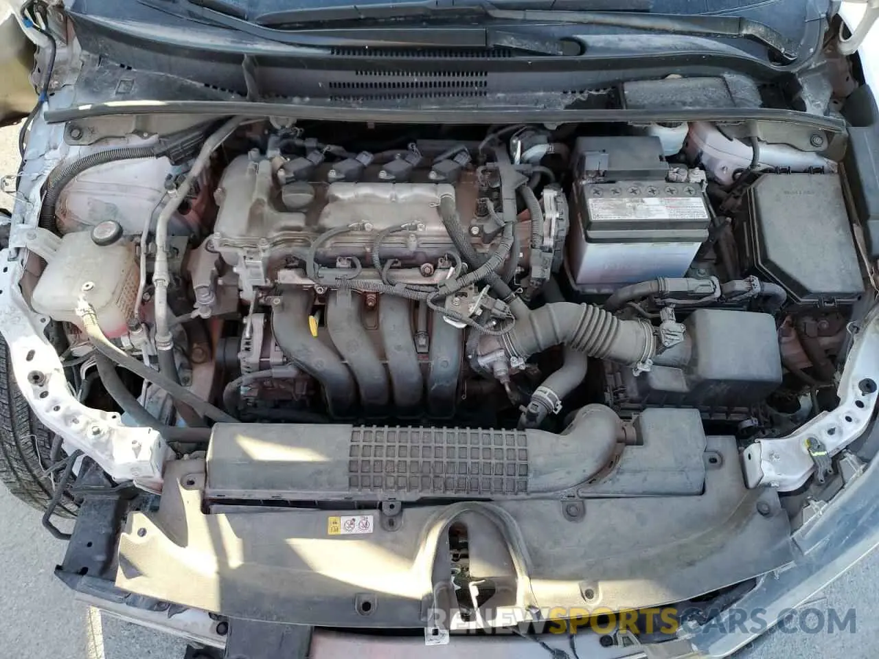 11 Photograph of a damaged car 5YFEPMAE6NP307625 TOYOTA COROLLA 2022