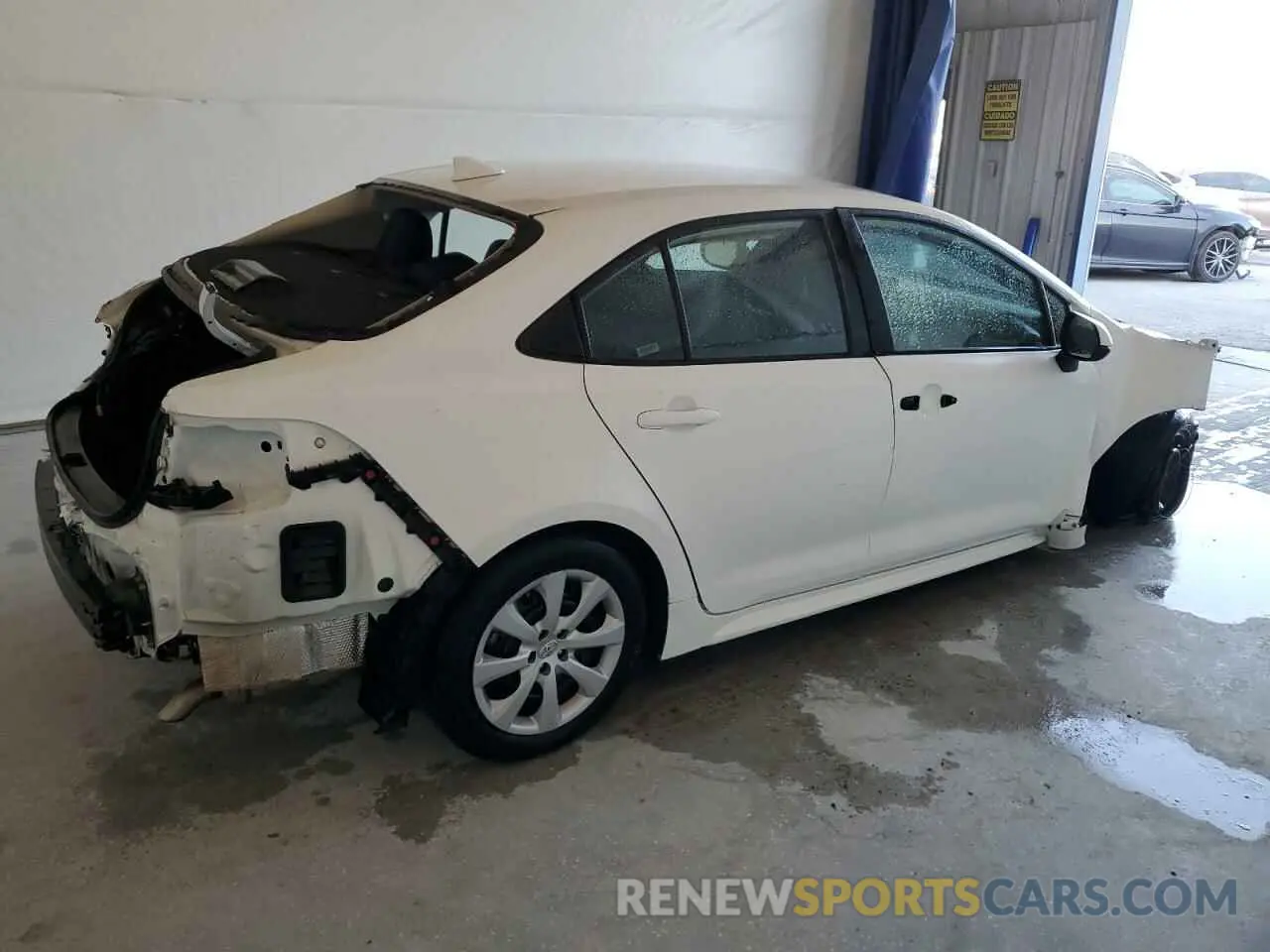 3 Photograph of a damaged car 5YFEPMAE6NP307625 TOYOTA COROLLA 2022