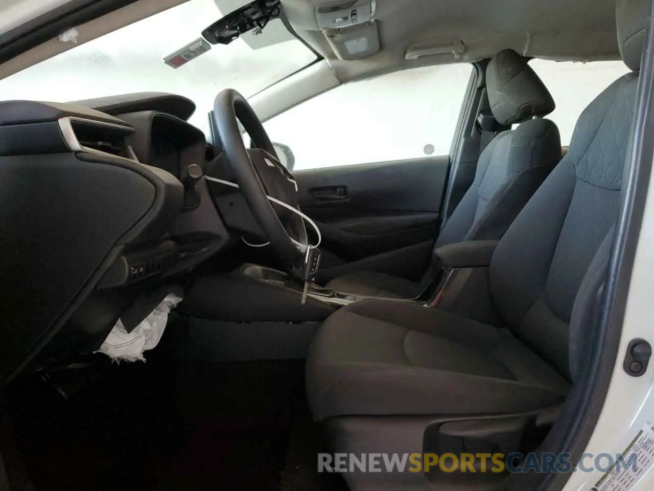 7 Photograph of a damaged car 5YFEPMAE6NP307625 TOYOTA COROLLA 2022