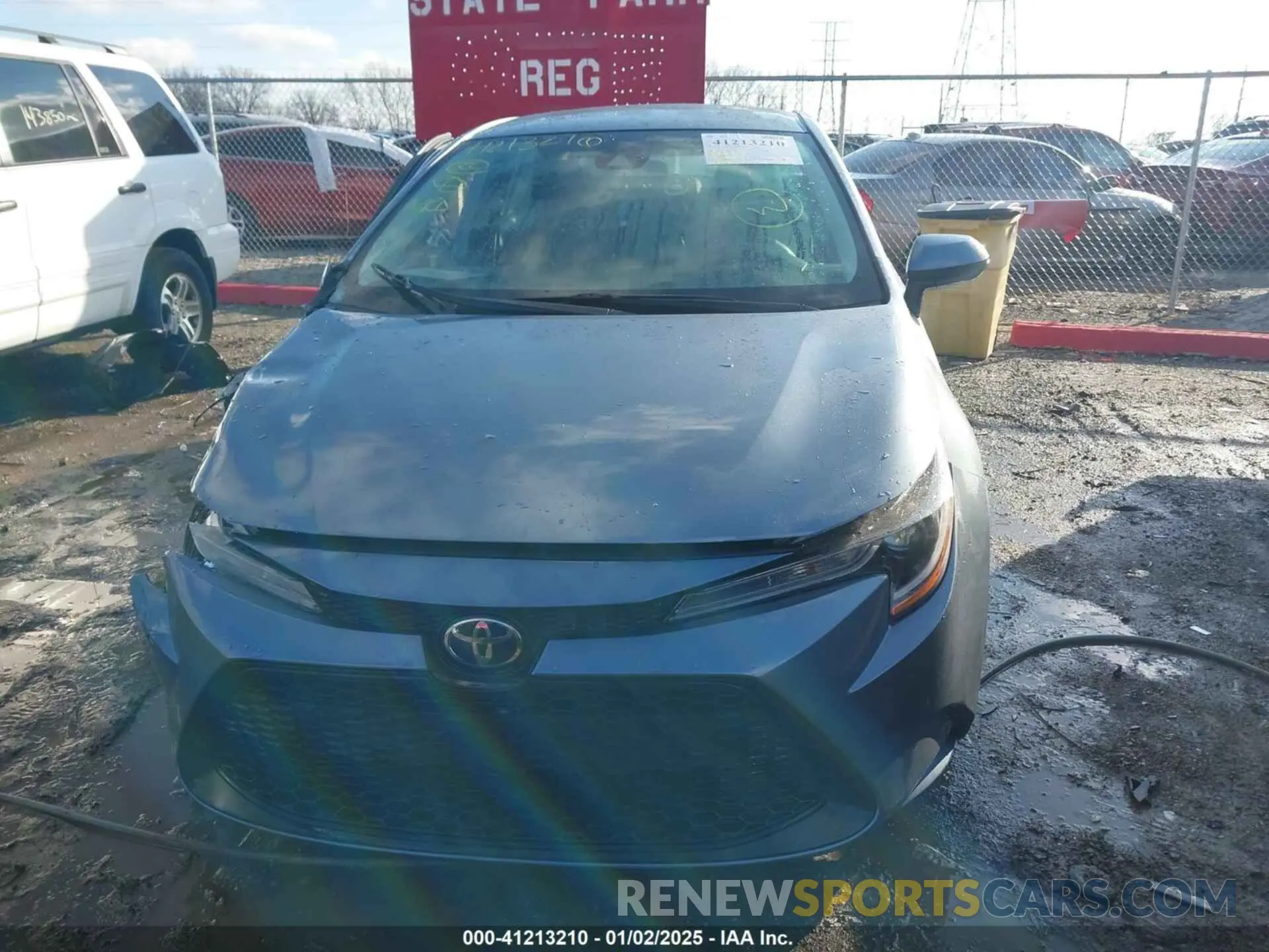 11 Photograph of a damaged car 5YFEPMAE6NP309844 TOYOTA COROLLA 2022