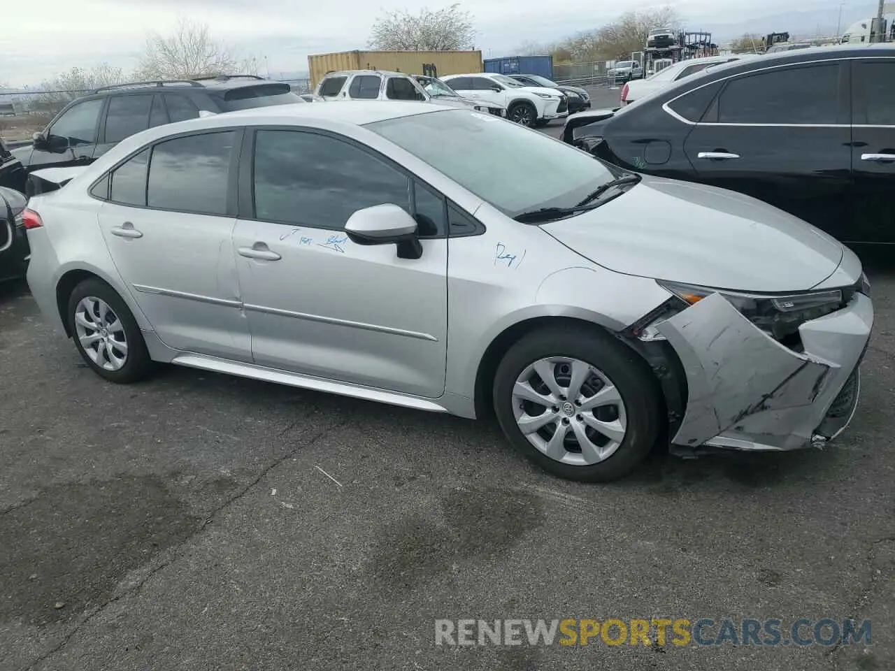 4 Photograph of a damaged car 5YFEPMAE6NP311416 TOYOTA COROLLA 2022