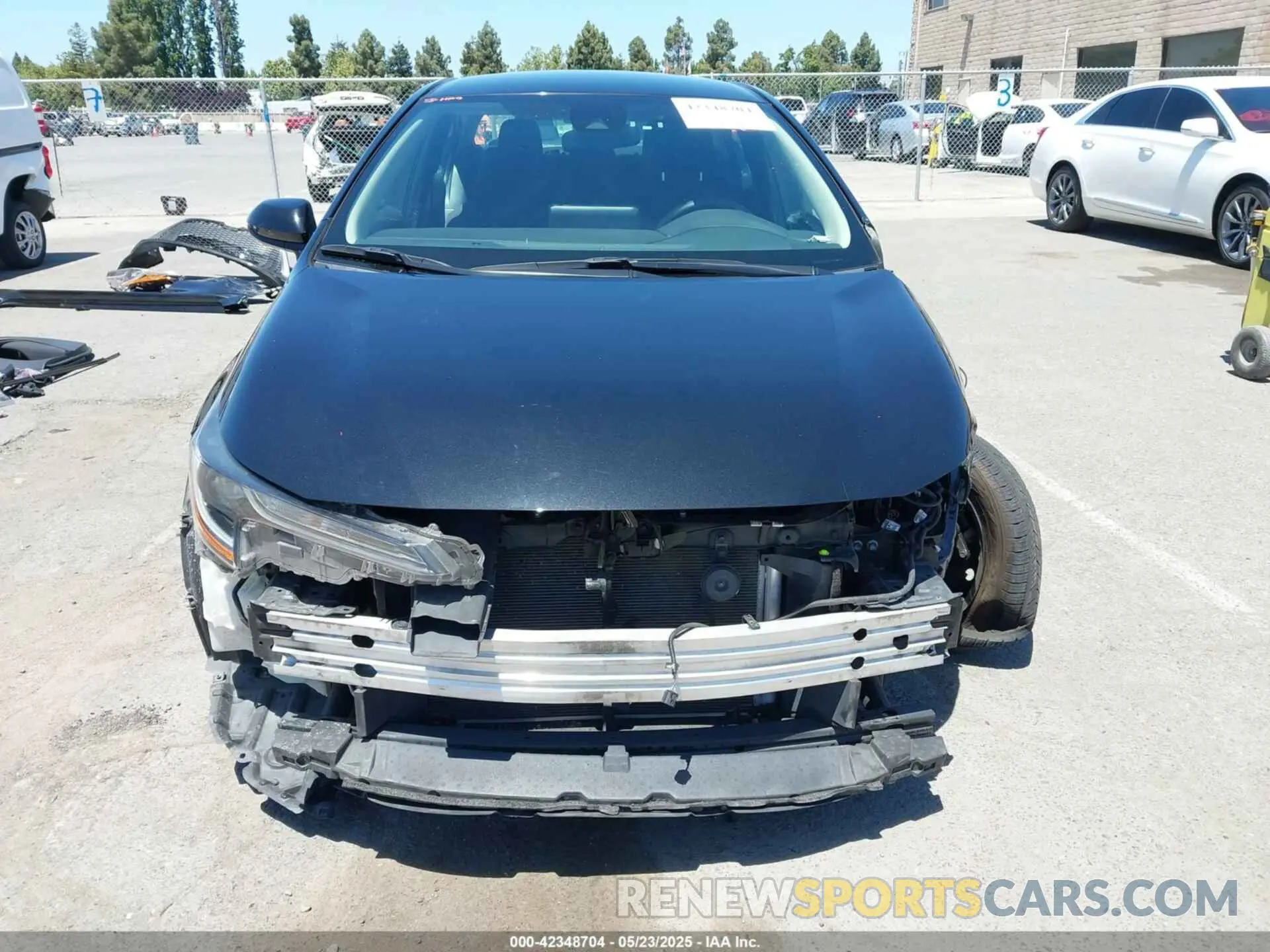 13 Photograph of a damaged car 5YFEPMAE6NP327387 TOYOTA COROLLA 2022