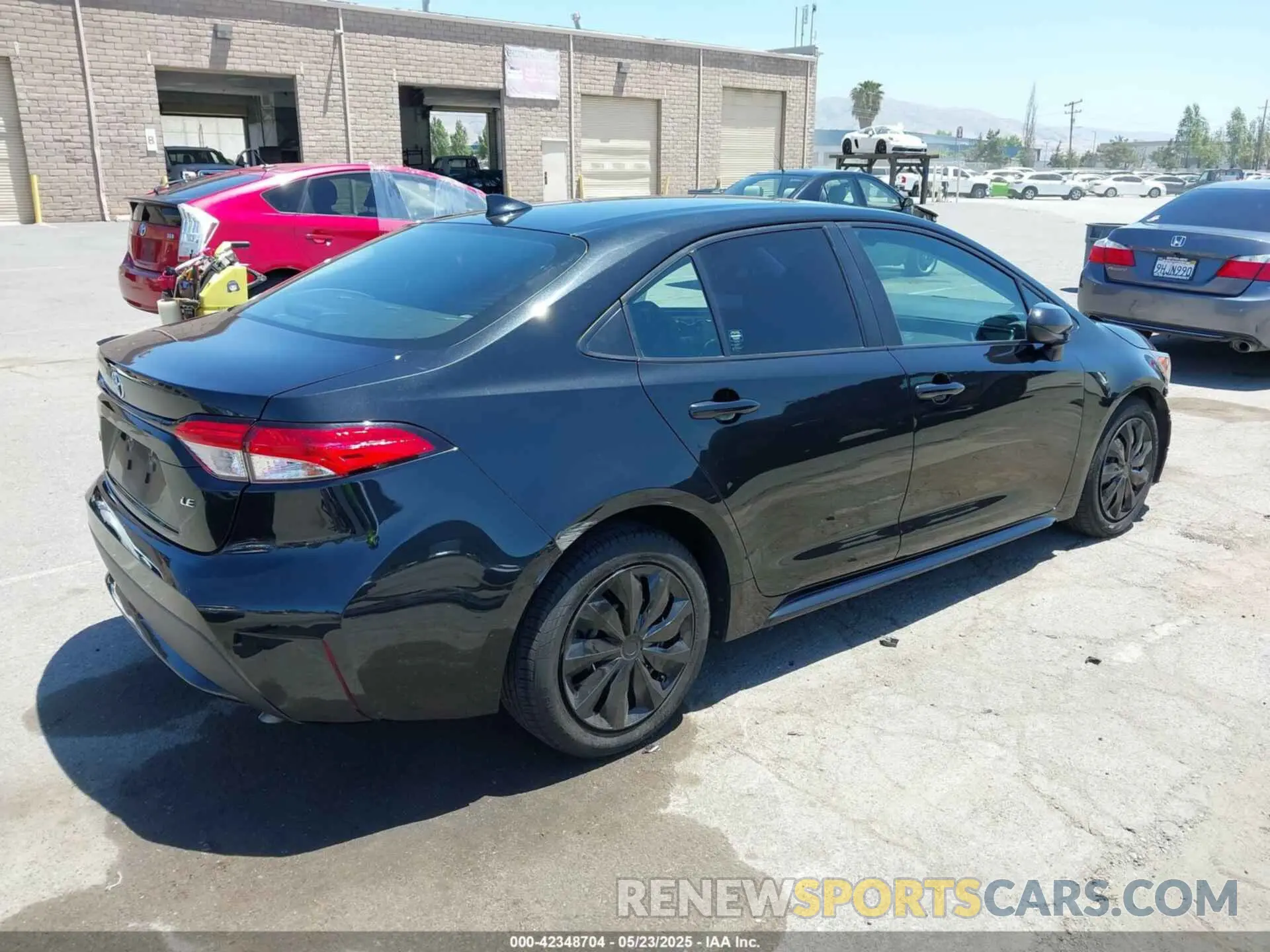 4 Photograph of a damaged car 5YFEPMAE6NP327387 TOYOTA COROLLA 2022