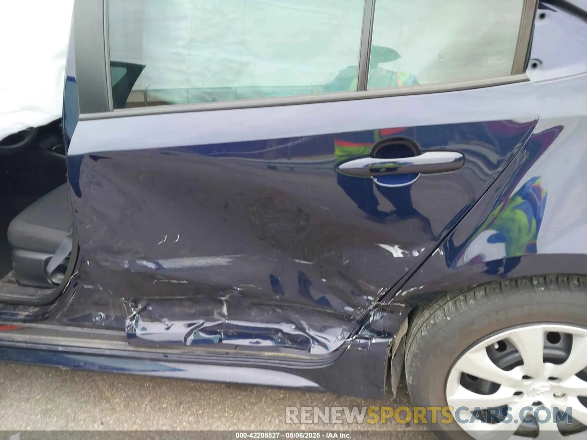 6 Photograph of a damaged car 5YFEPMAE6NP328569 TOYOTA COROLLA 2022