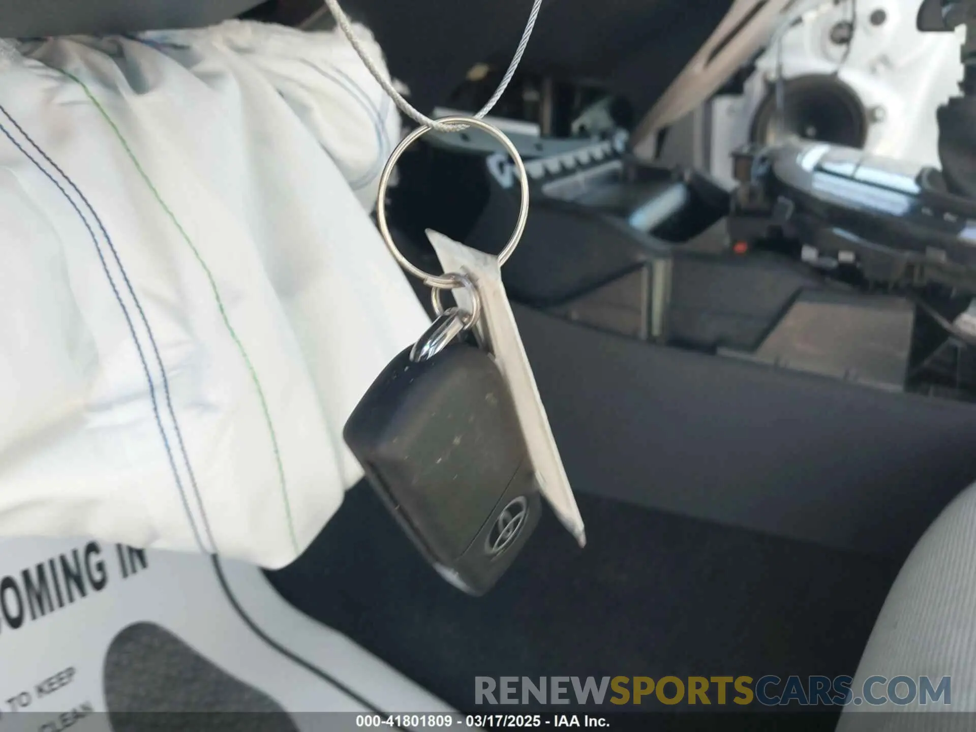 11 Photograph of a damaged car 5YFEPMAE6NP328636 TOYOTA COROLLA 2022