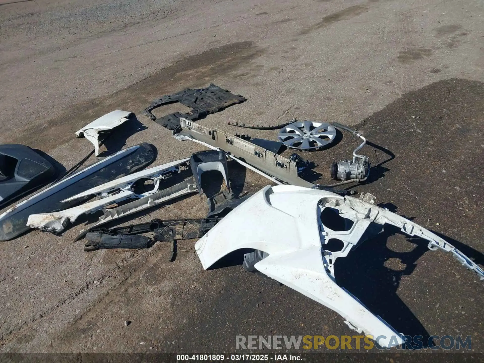 12 Photograph of a damaged car 5YFEPMAE6NP328636 TOYOTA COROLLA 2022
