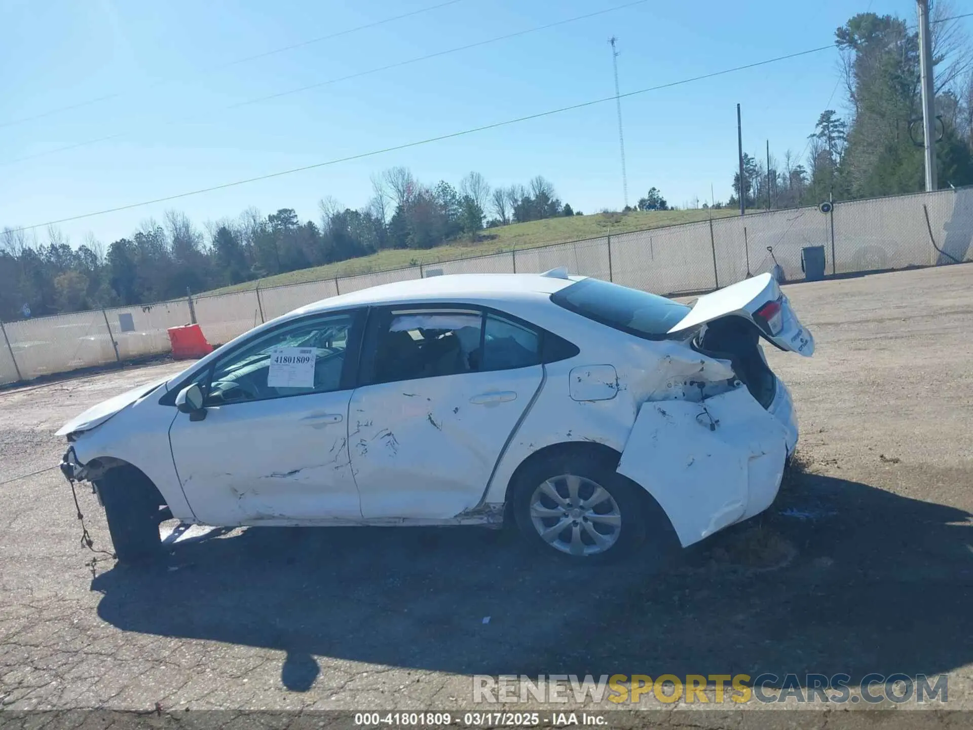15 Photograph of a damaged car 5YFEPMAE6NP328636 TOYOTA COROLLA 2022