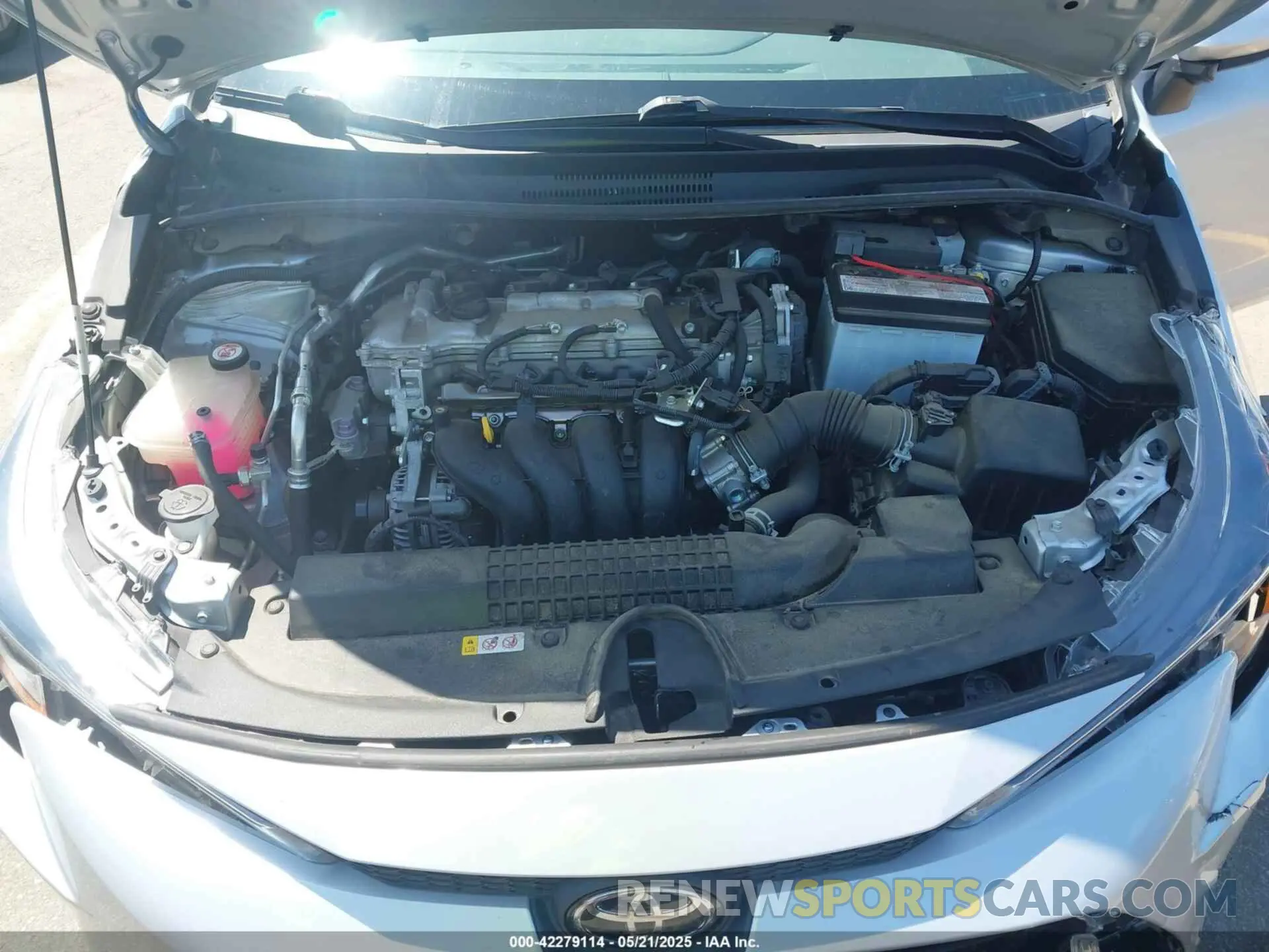 10 Photograph of a damaged car 5YFEPMAE6NP337949 TOYOTA COROLLA 2022