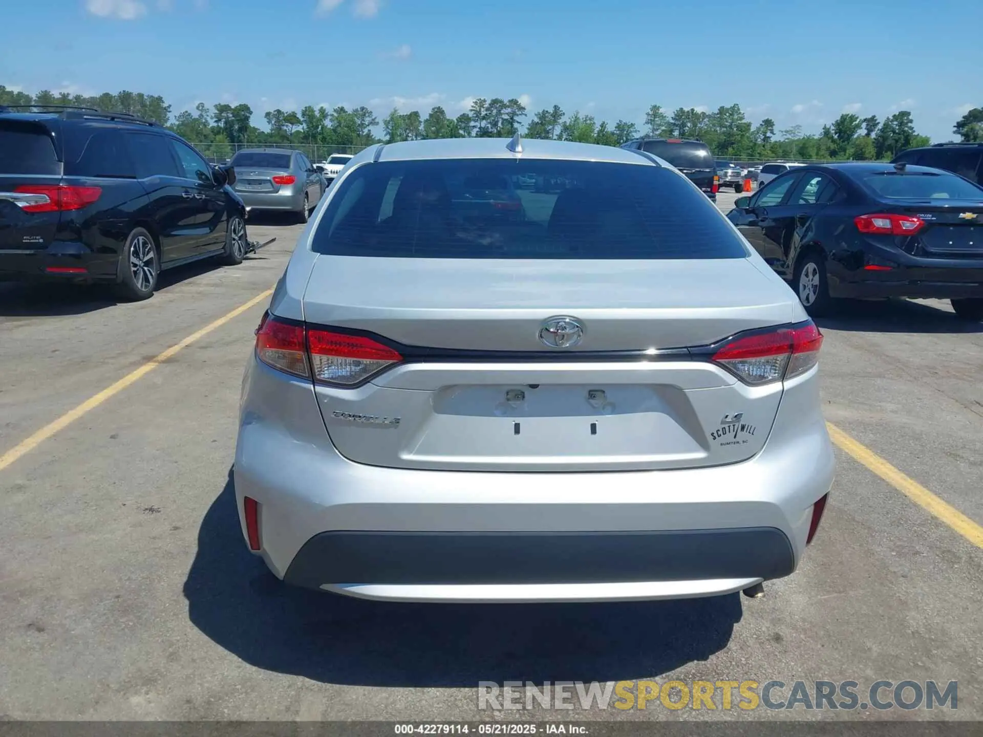 16 Photograph of a damaged car 5YFEPMAE6NP337949 TOYOTA COROLLA 2022
