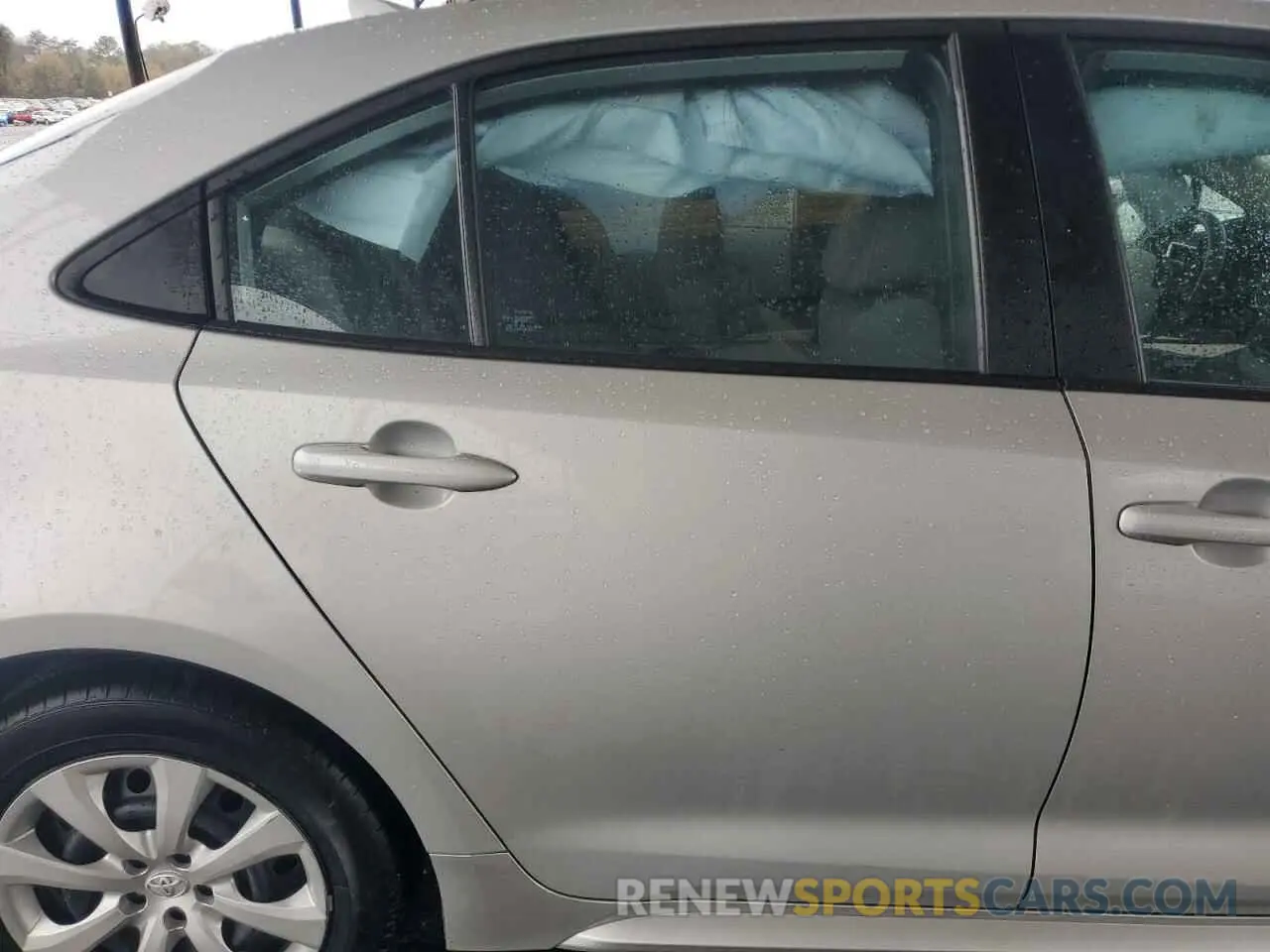 10 Photograph of a damaged car 5YFEPMAE6NP338065 TOYOTA COROLLA 2022