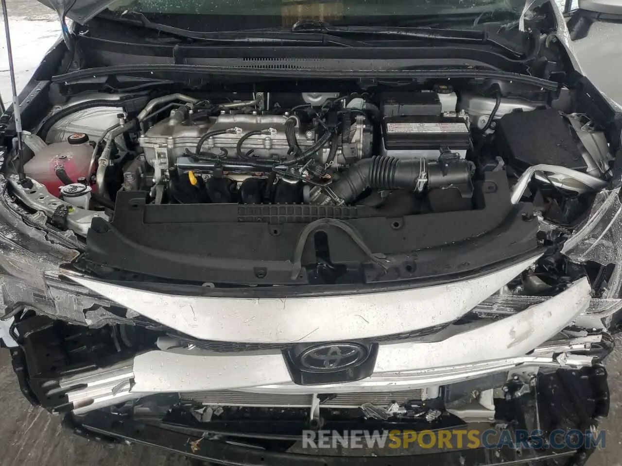 11 Photograph of a damaged car 5YFEPMAE6NP338065 TOYOTA COROLLA 2022