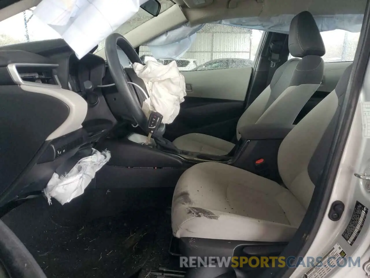 7 Photograph of a damaged car 5YFEPMAE6NP338065 TOYOTA COROLLA 2022