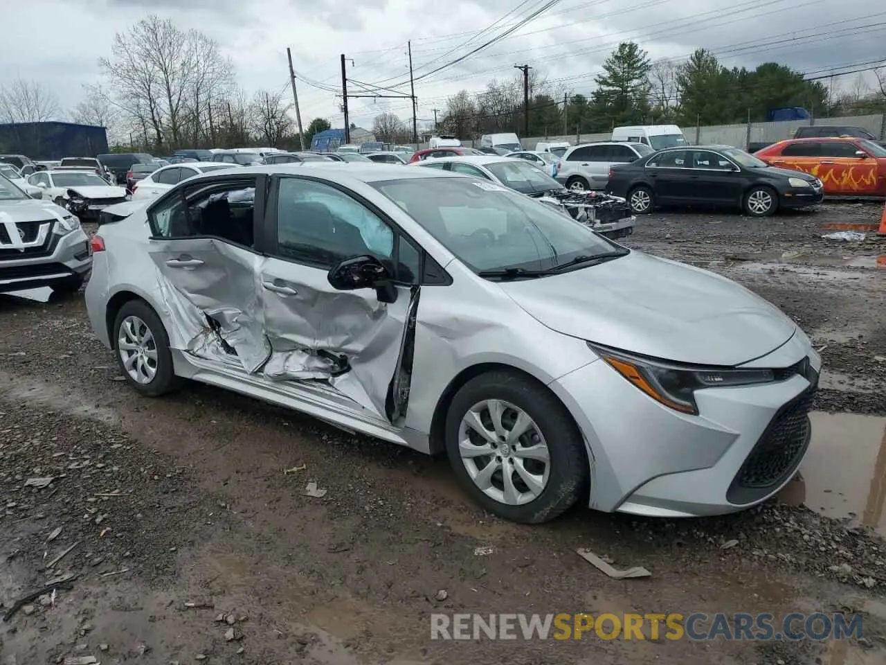 4 Photograph of a damaged car 5YFEPMAE6NP339118 TOYOTA COROLLA 2022