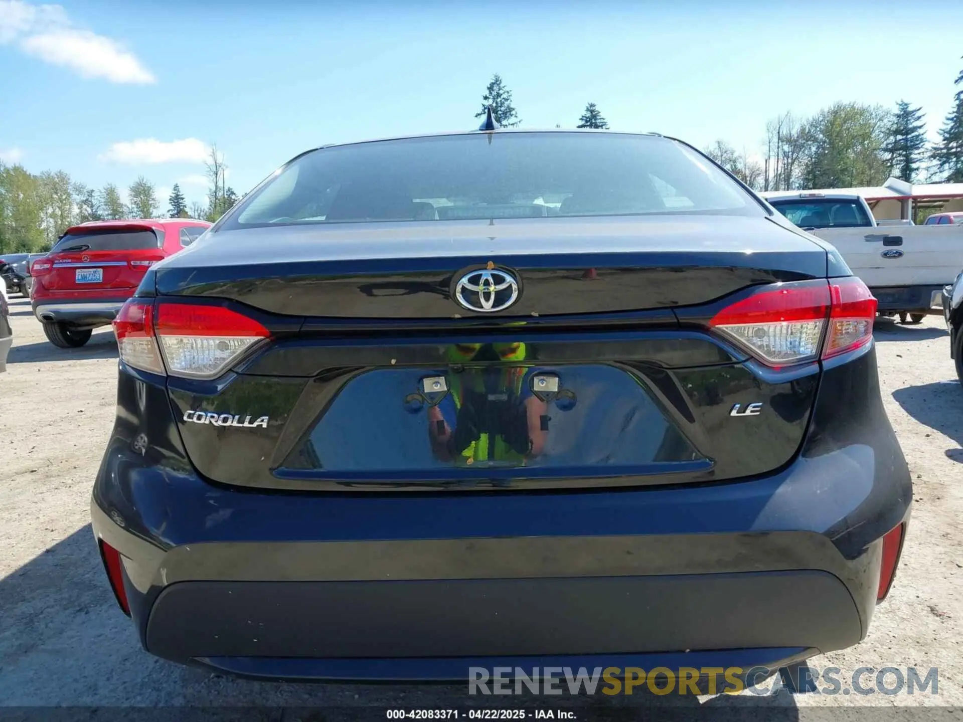 16 Photograph of a damaged car 5YFEPMAE6NP341743 TOYOTA COROLLA 2022