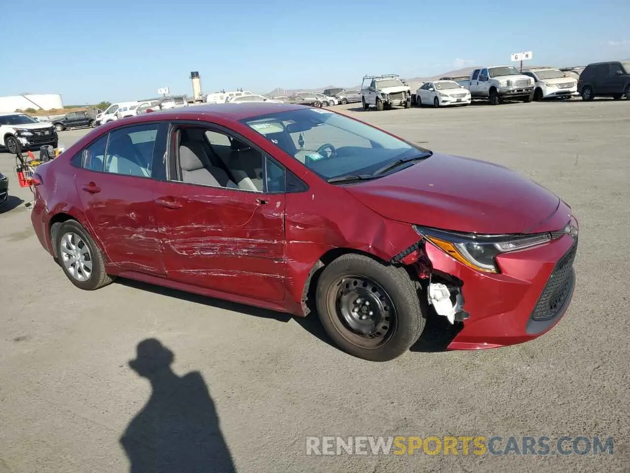 4 Photograph of a damaged car 5YFEPMAE6NP341760 TOYOTA COROLLA 2022