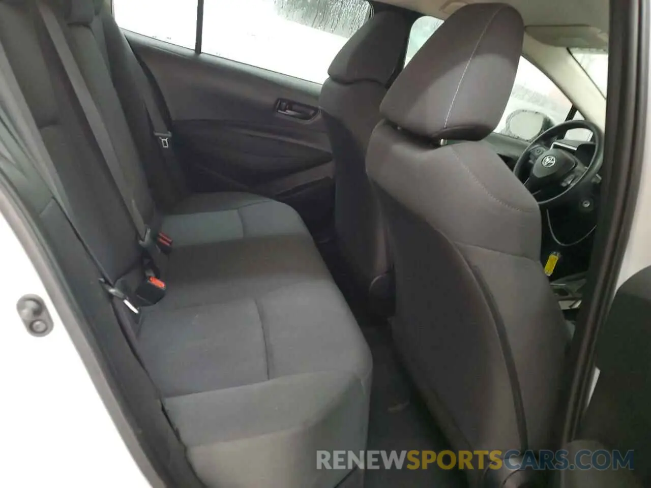 10 Photograph of a damaged car 5YFEPMAE6NP343217 TOYOTA COROLLA 2022