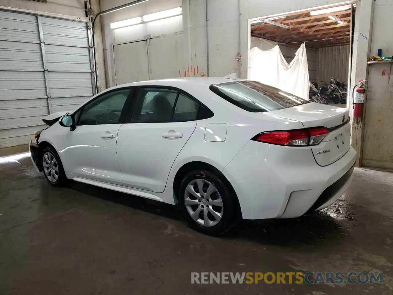 2 Photograph of a damaged car 5YFEPMAE6NP343217 TOYOTA COROLLA 2022