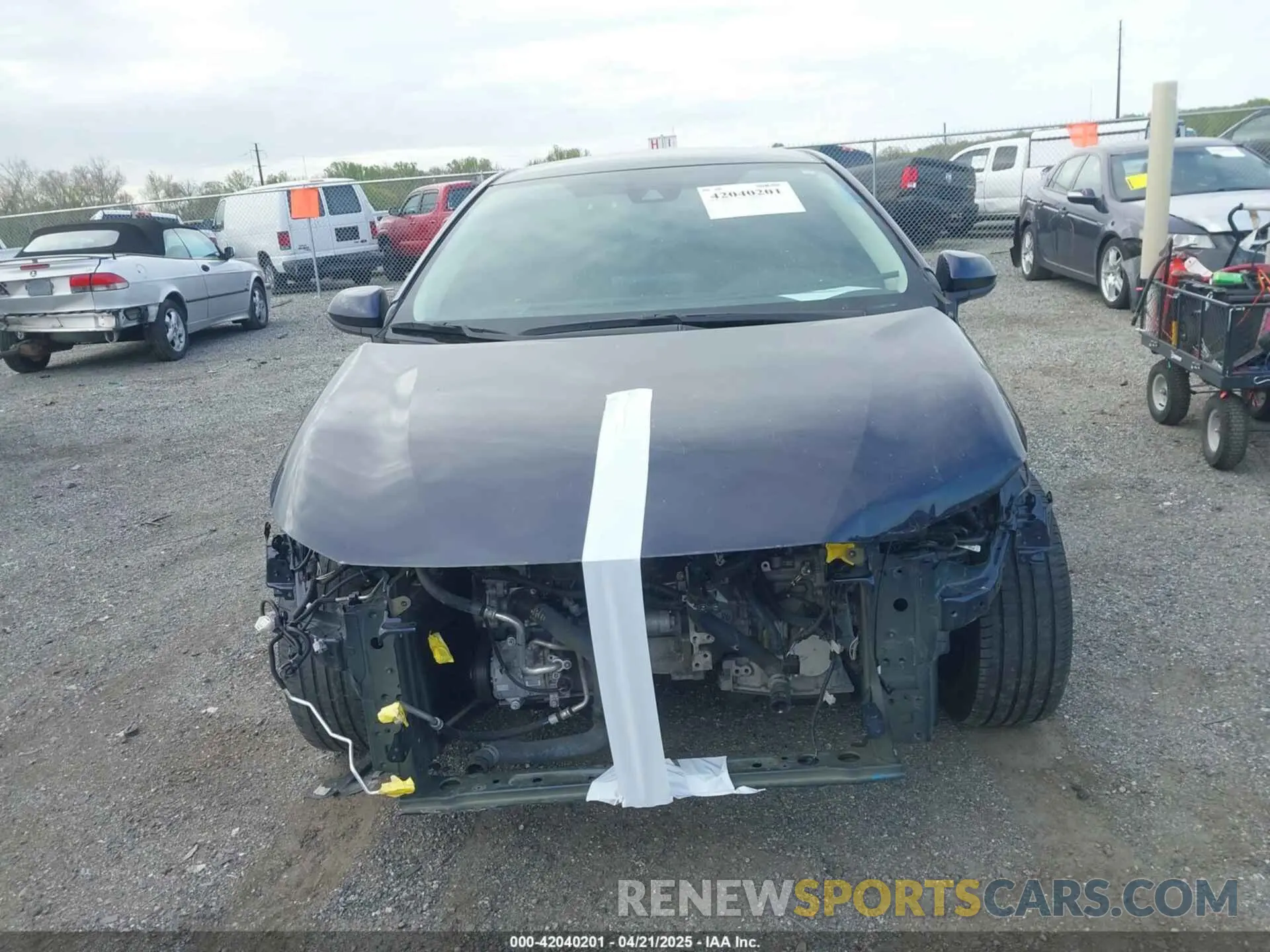 12 Photograph of a damaged car 5YFEPMAE6NP347039 TOYOTA COROLLA 2022