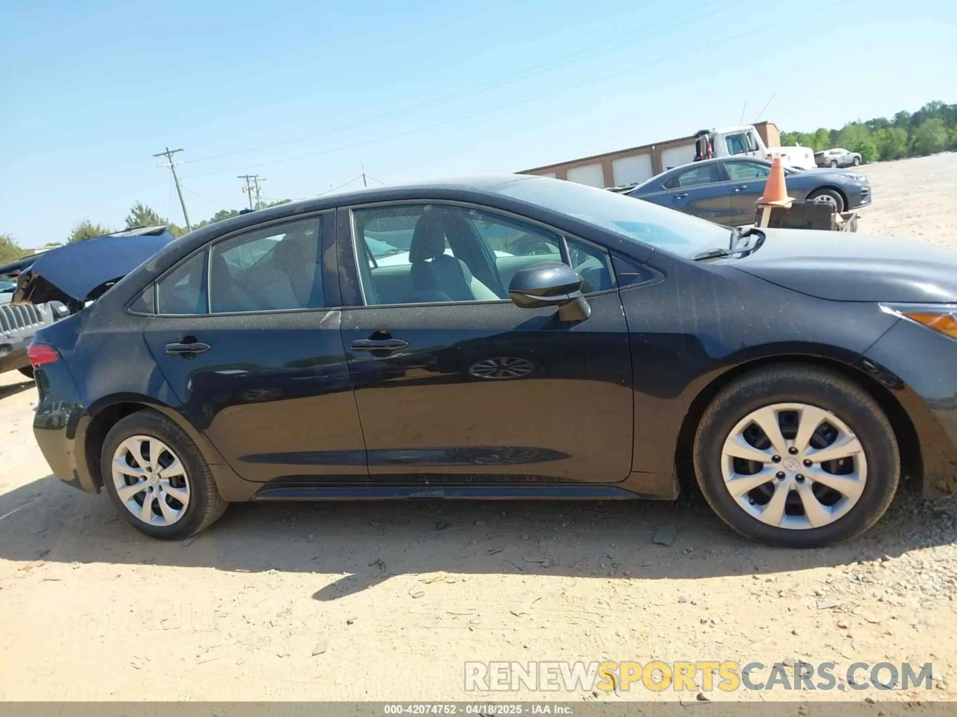 13 Photograph of a damaged car 5YFEPMAE6NP360972 TOYOTA COROLLA 2022