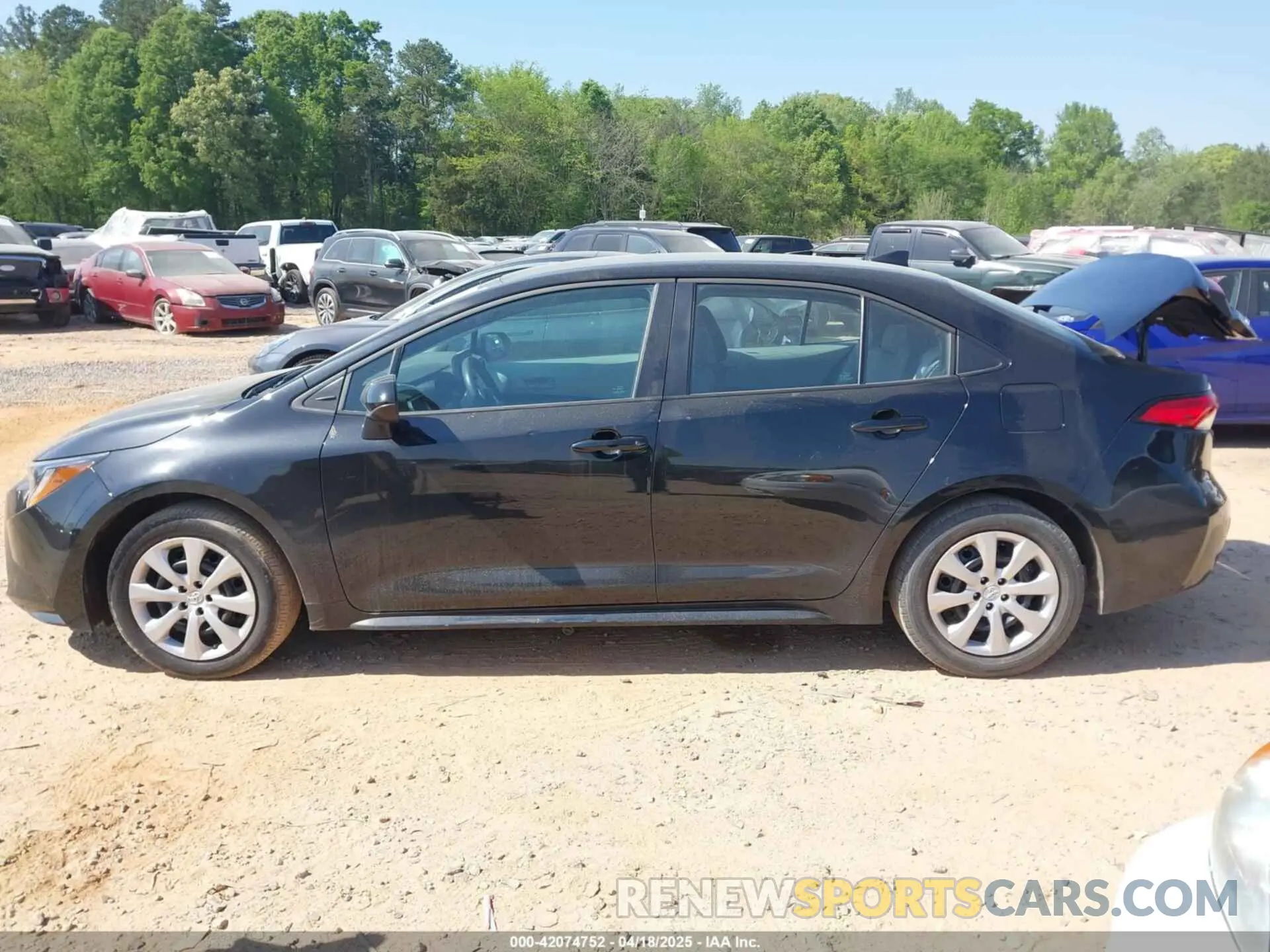 14 Photograph of a damaged car 5YFEPMAE6NP360972 TOYOTA COROLLA 2022
