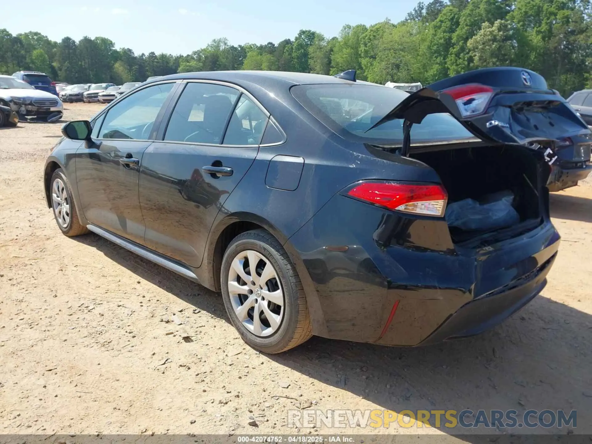 3 Photograph of a damaged car 5YFEPMAE6NP360972 TOYOTA COROLLA 2022