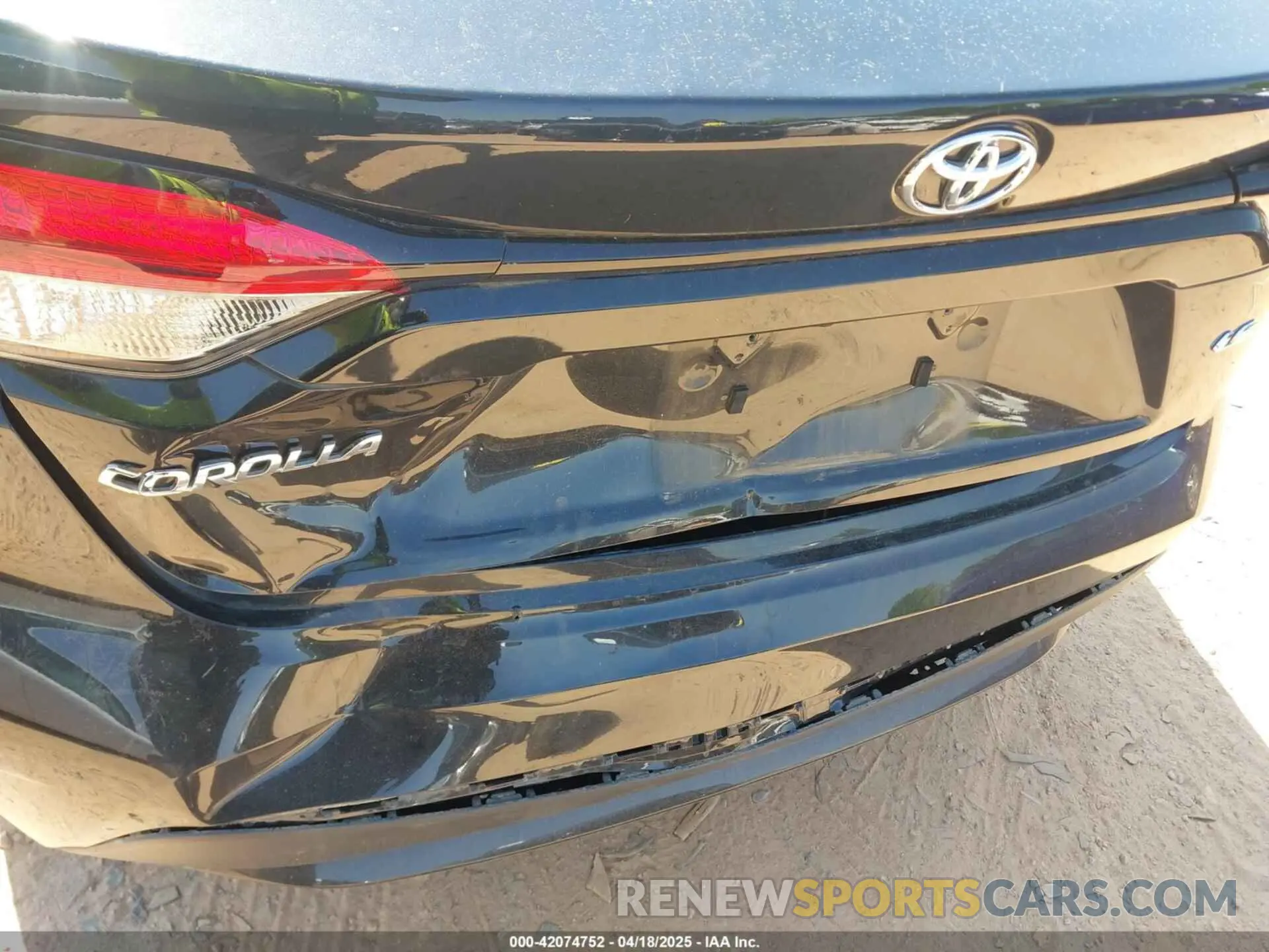 6 Photograph of a damaged car 5YFEPMAE6NP360972 TOYOTA COROLLA 2022